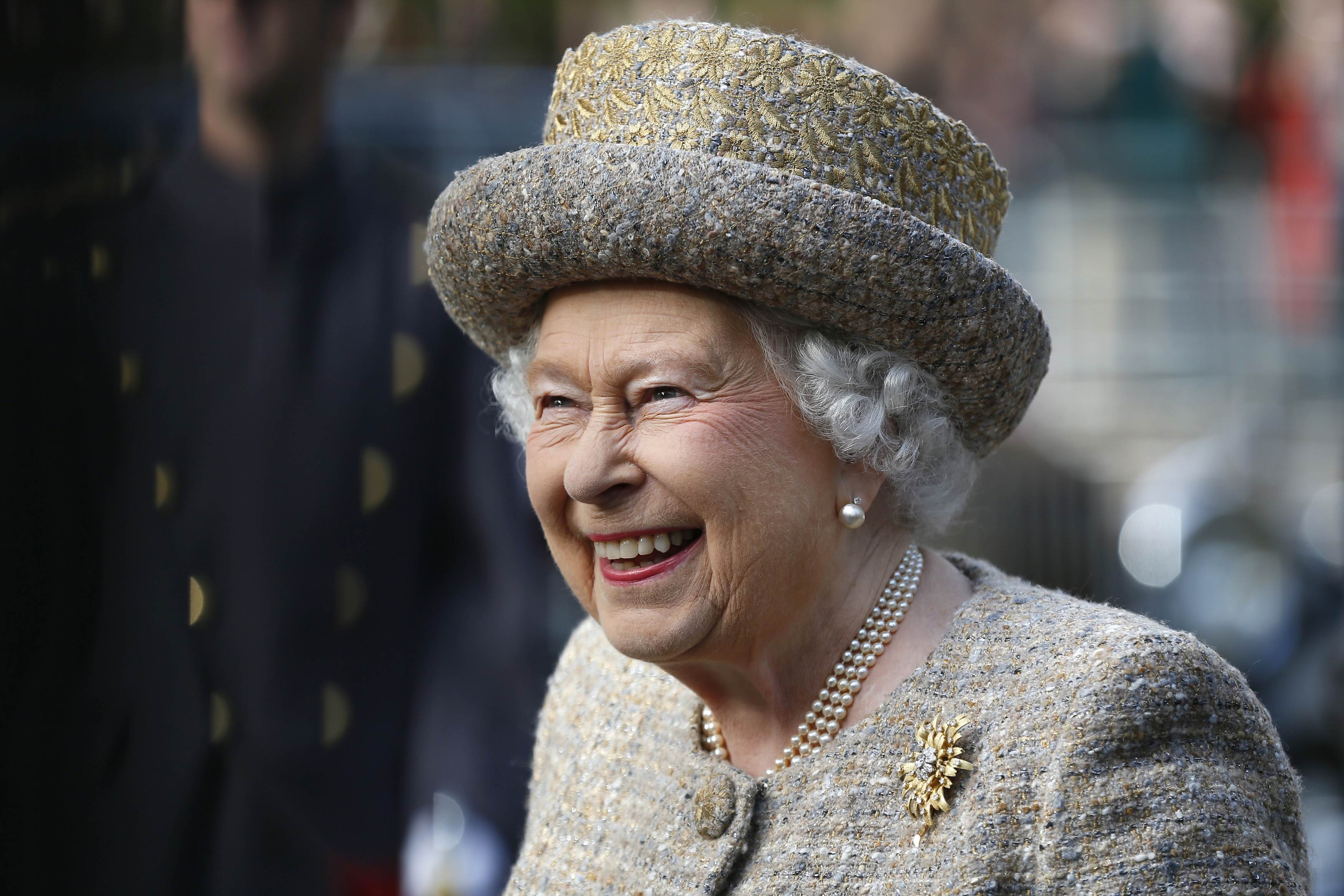 Queen Elizabeth s Death Prompts Wave of Inappropriate Social Media