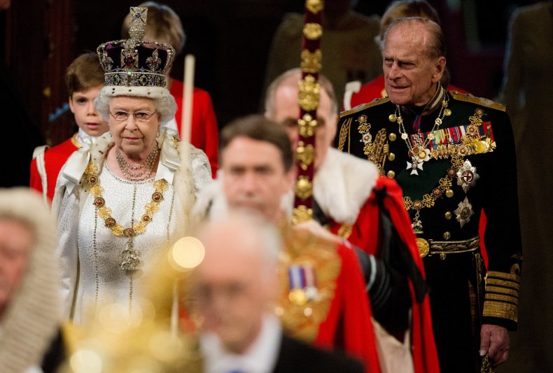 queen elizabeth crown diamonds