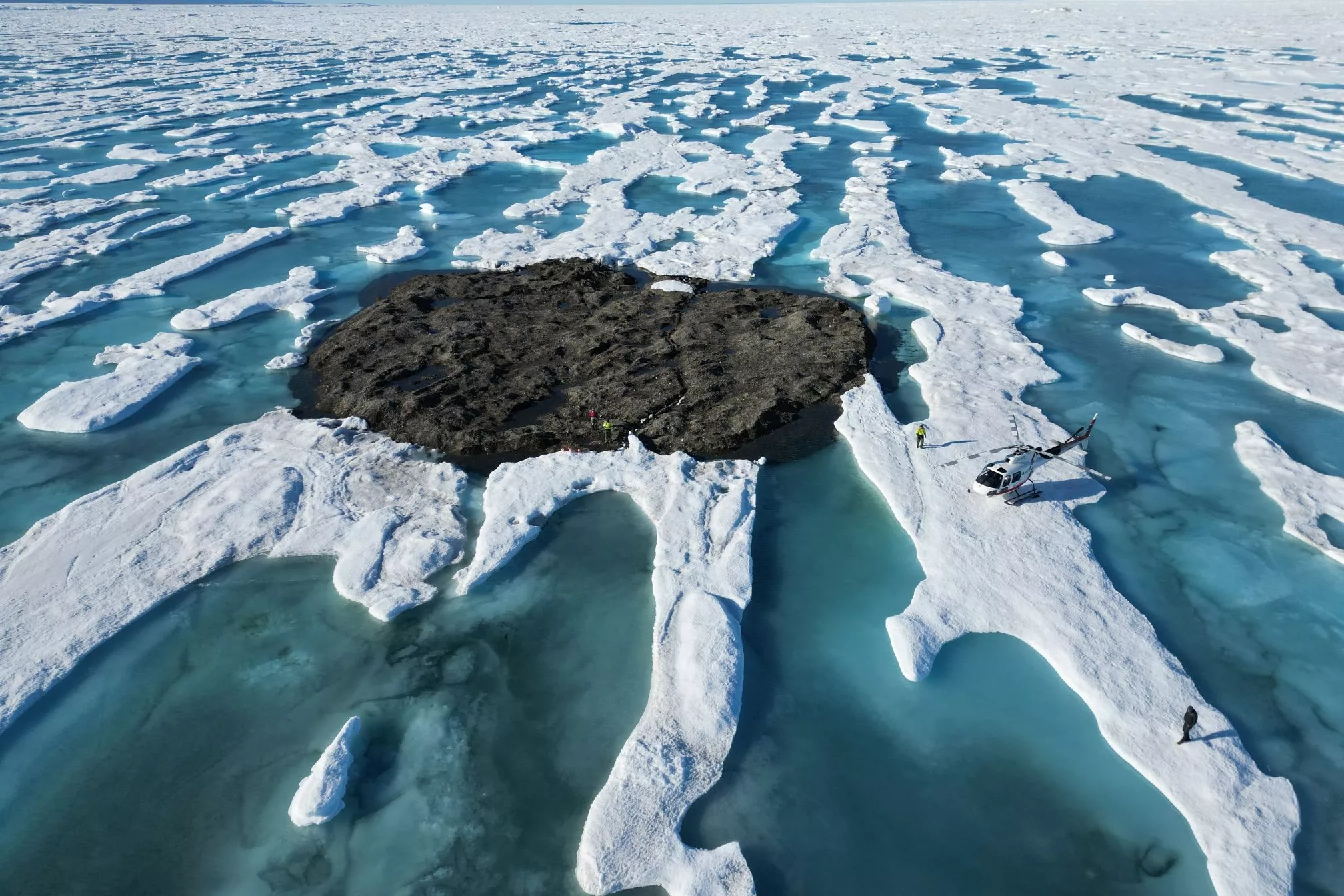 Ghost Island Thought To Be Northernmost in Arctic Found To Be Dirty Iceberg - Vimarsana News
