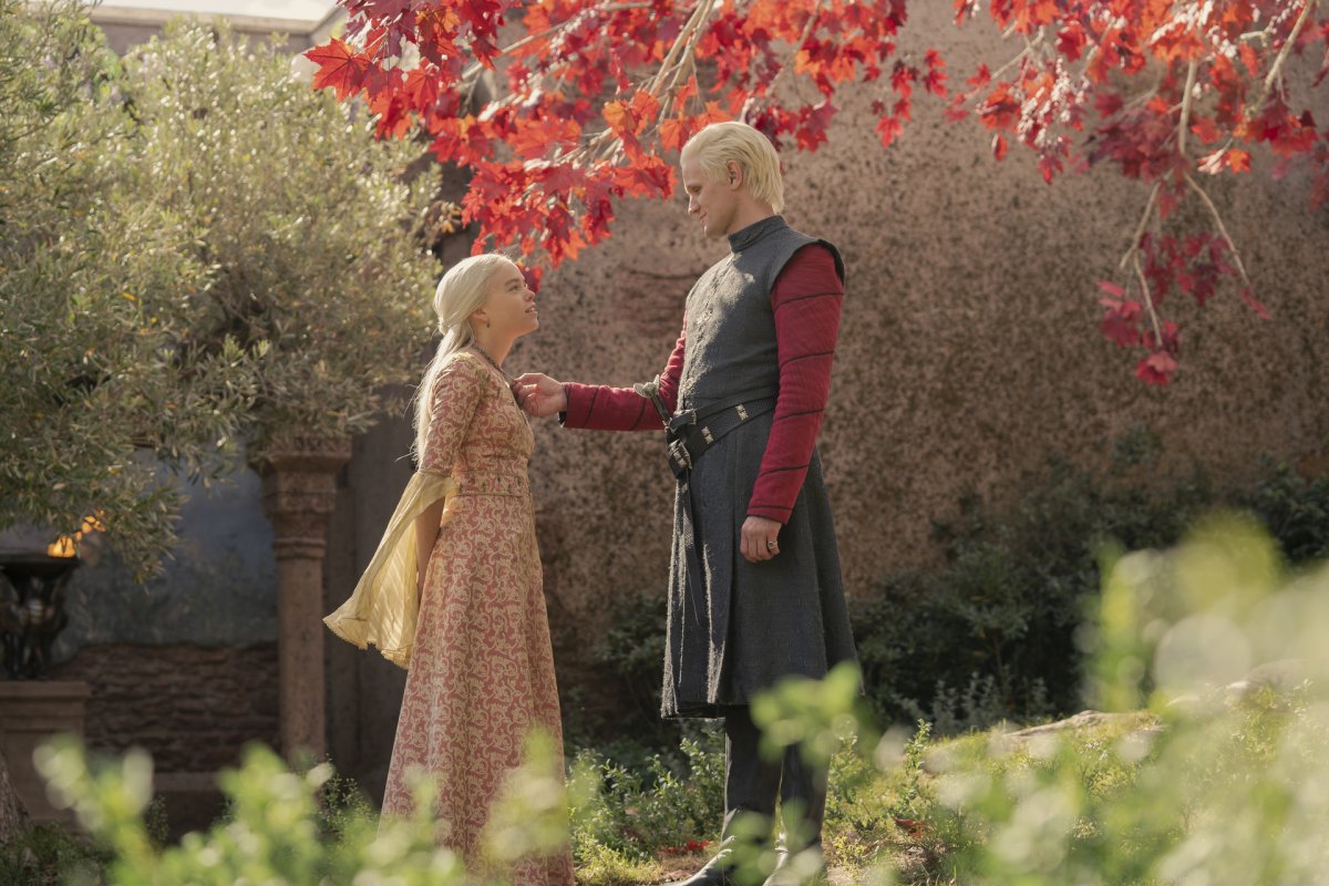  Rhaenyra Targaryen and her uncle Daemon 