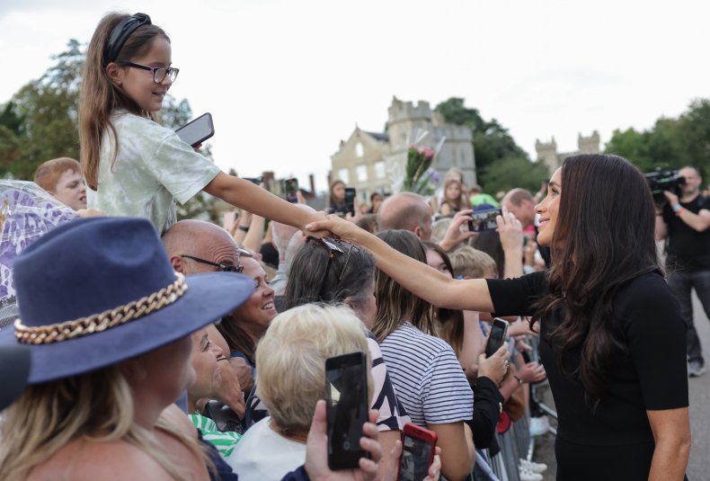 Meghan Markle Meets Children at Windsor