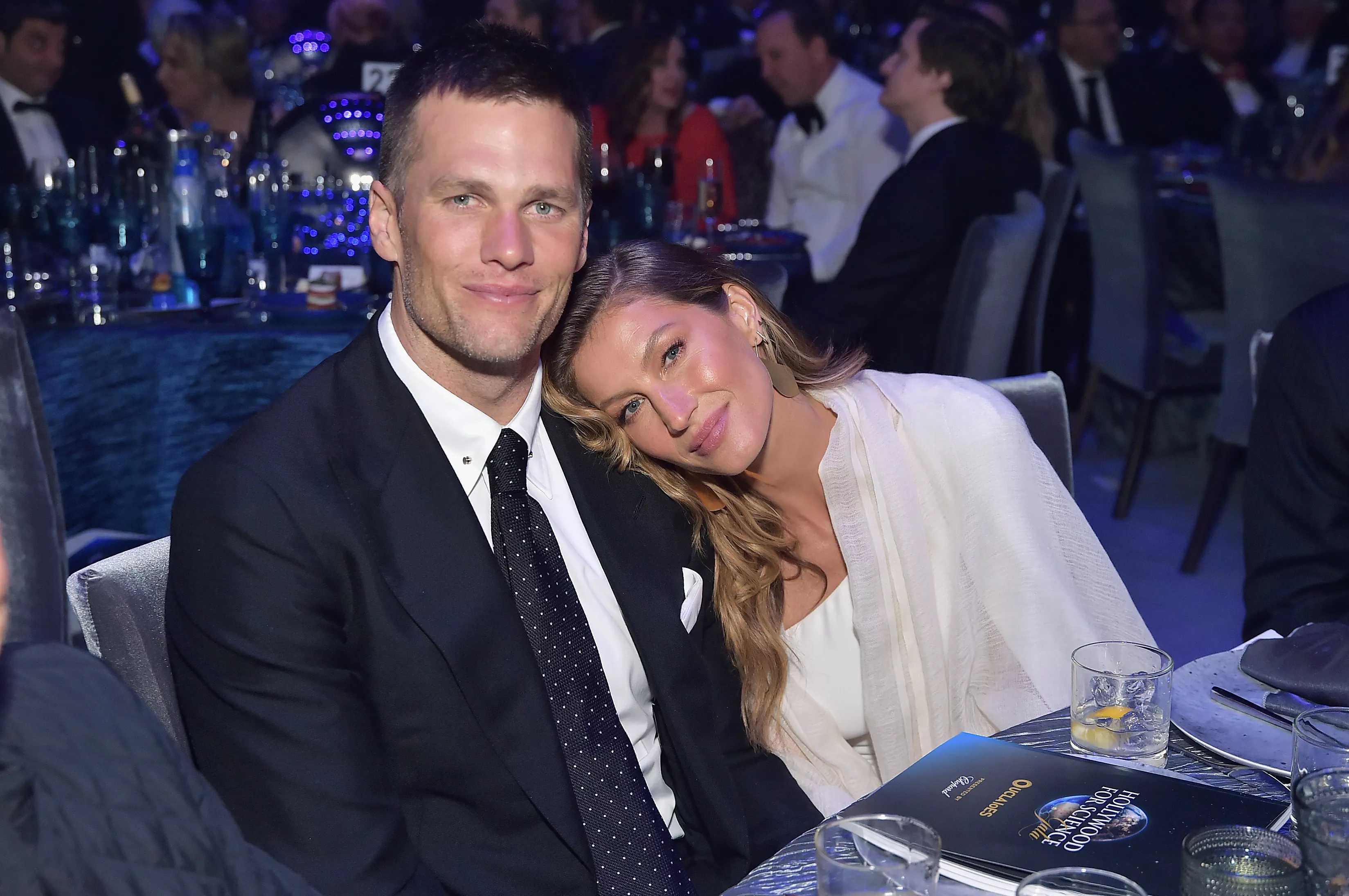 Gisele Bündchen's Tweet to Tom Brady as She Skips Game Met With Skepticism - Vimarsana News