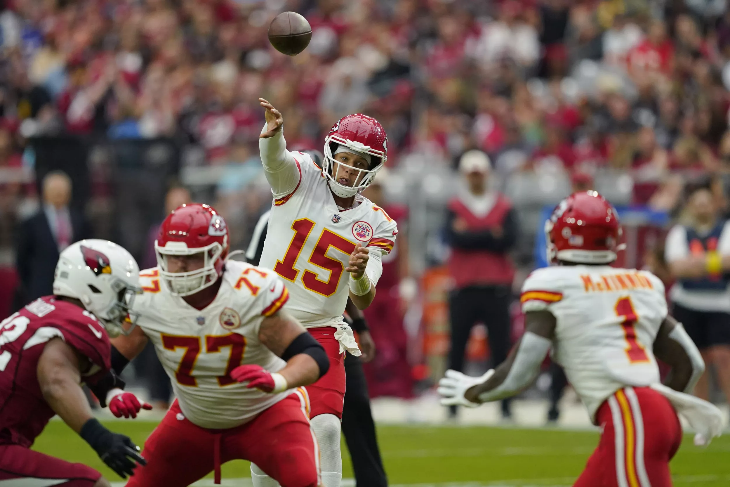 Patrick Mahomes Sets Rare NFL Record in Win Over Cardinals - Vimarsana News