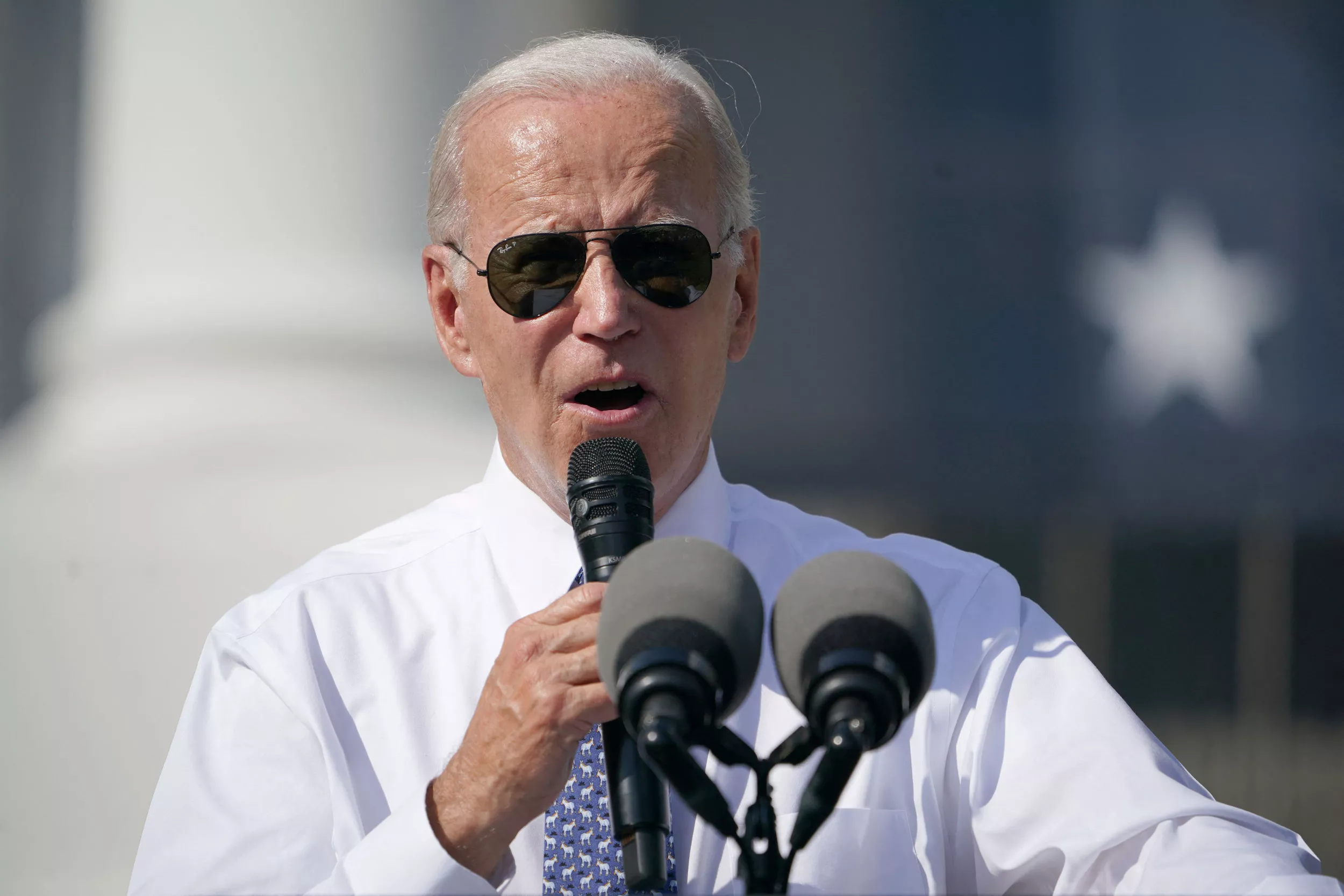 Joe Biden Supporter Describes What He Smelled Like After Viral Photo - Vimarsana News