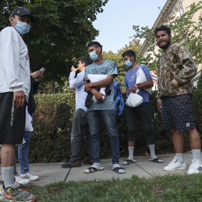 Migrants at Vice Presidents Home Migrants at Vice Presidents Home
