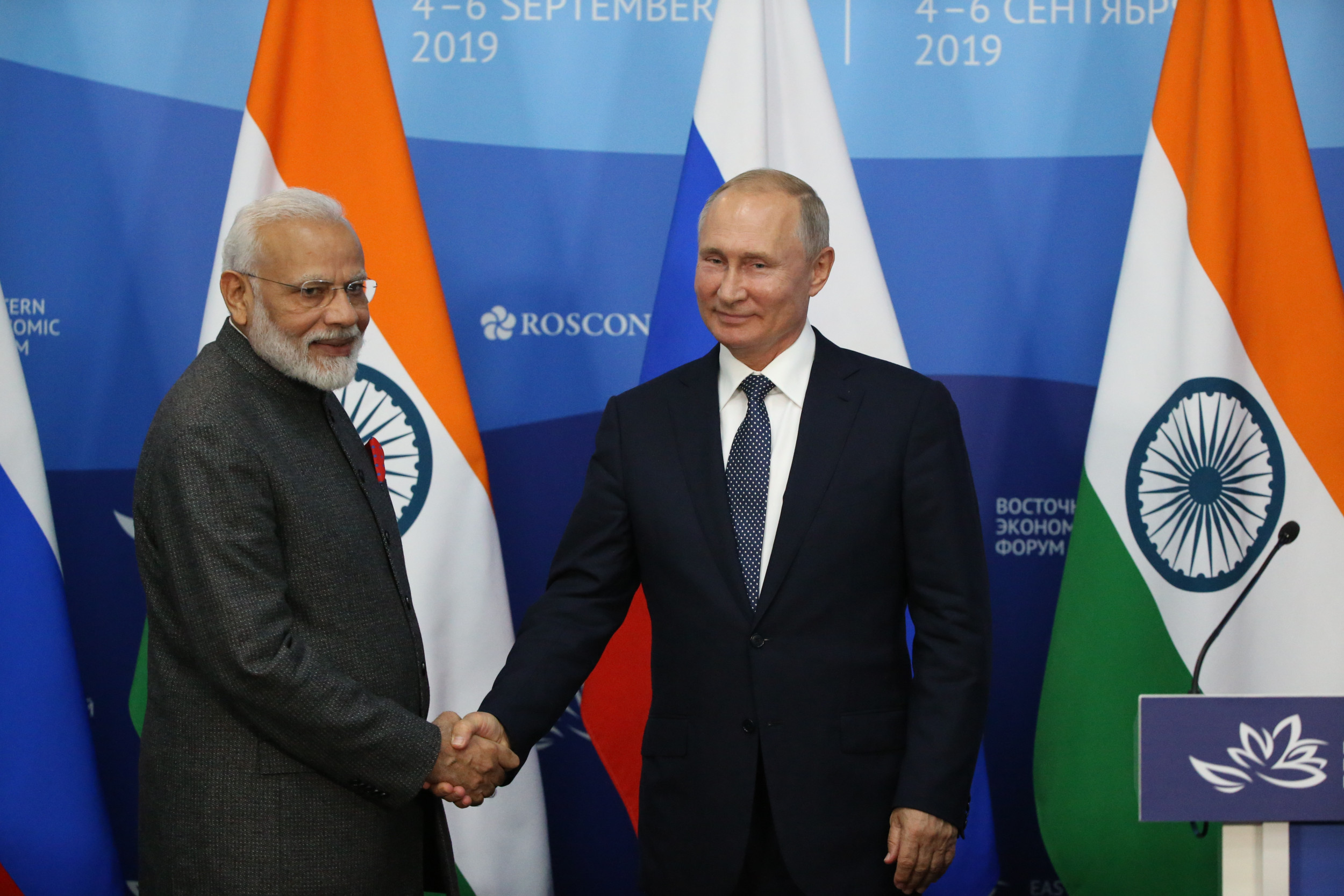 India PM Modi Skips Hug With Putin, Calls for 'Path of Peace' in Ukraine