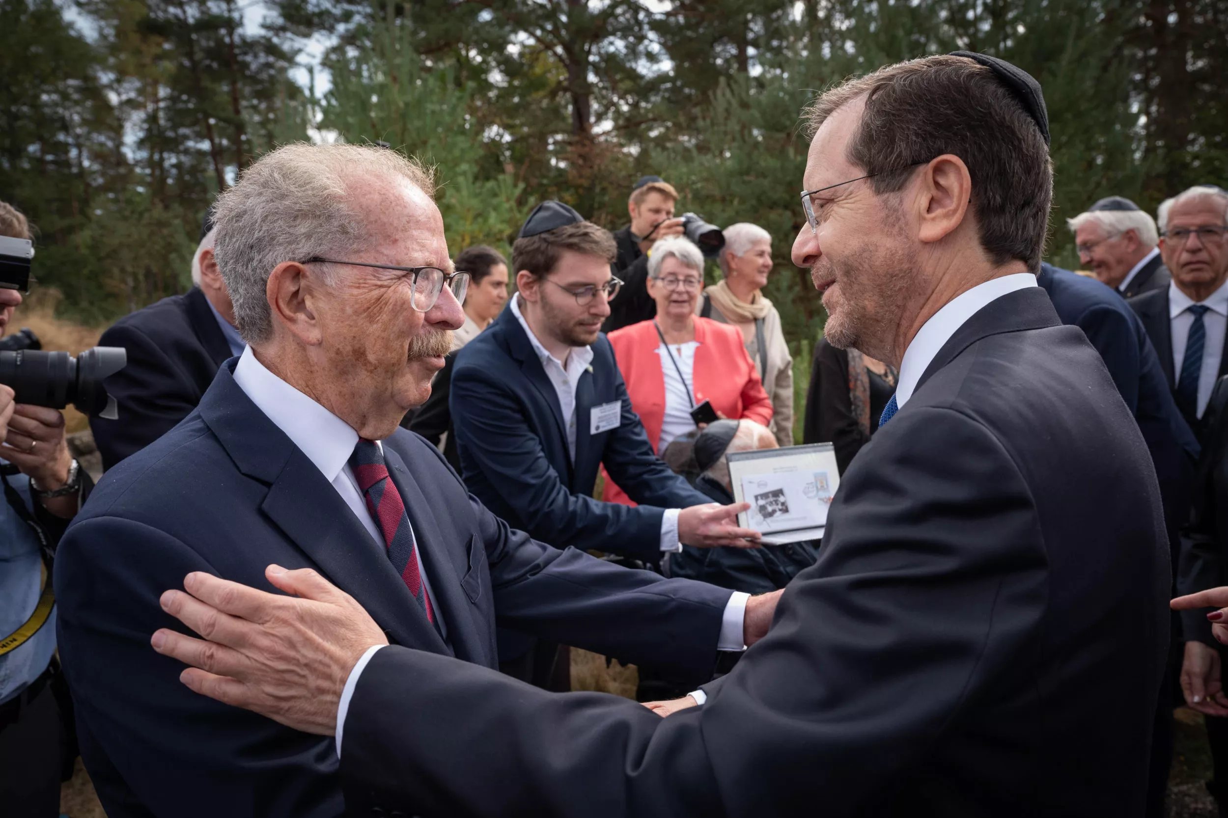 A Return to Bergen-Belsen and the Future of Holocaust Remembrance - Vimarsana News