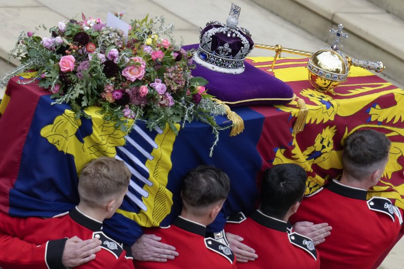 Queen Elizabeth's coffin 