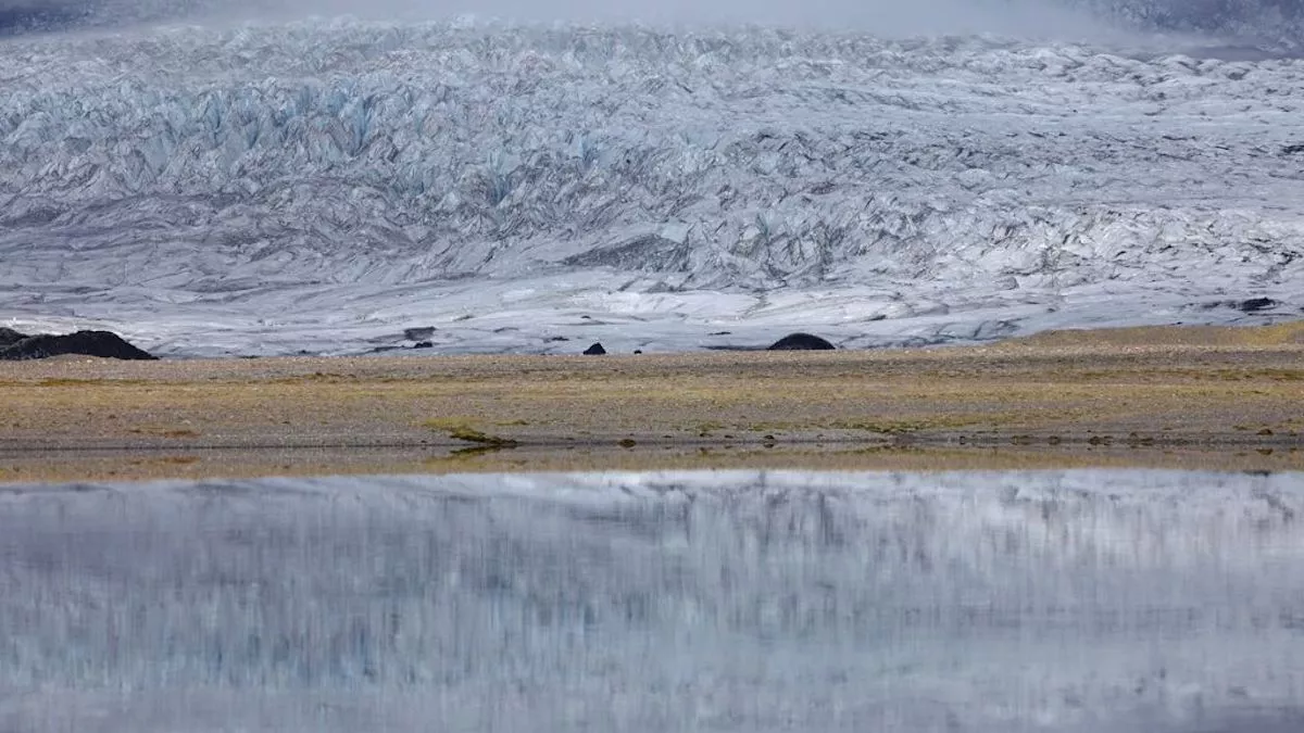 Could Refreezing North and South Poles Reverse Global Warming? - Vimarsana News