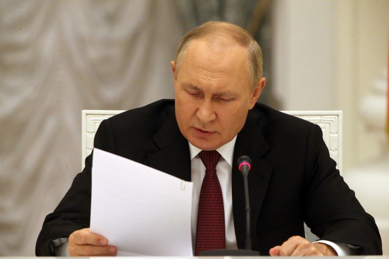 Các cuộc trưng cầu dân ý báo hiệu Putin "sợ thất bại": Ukraine