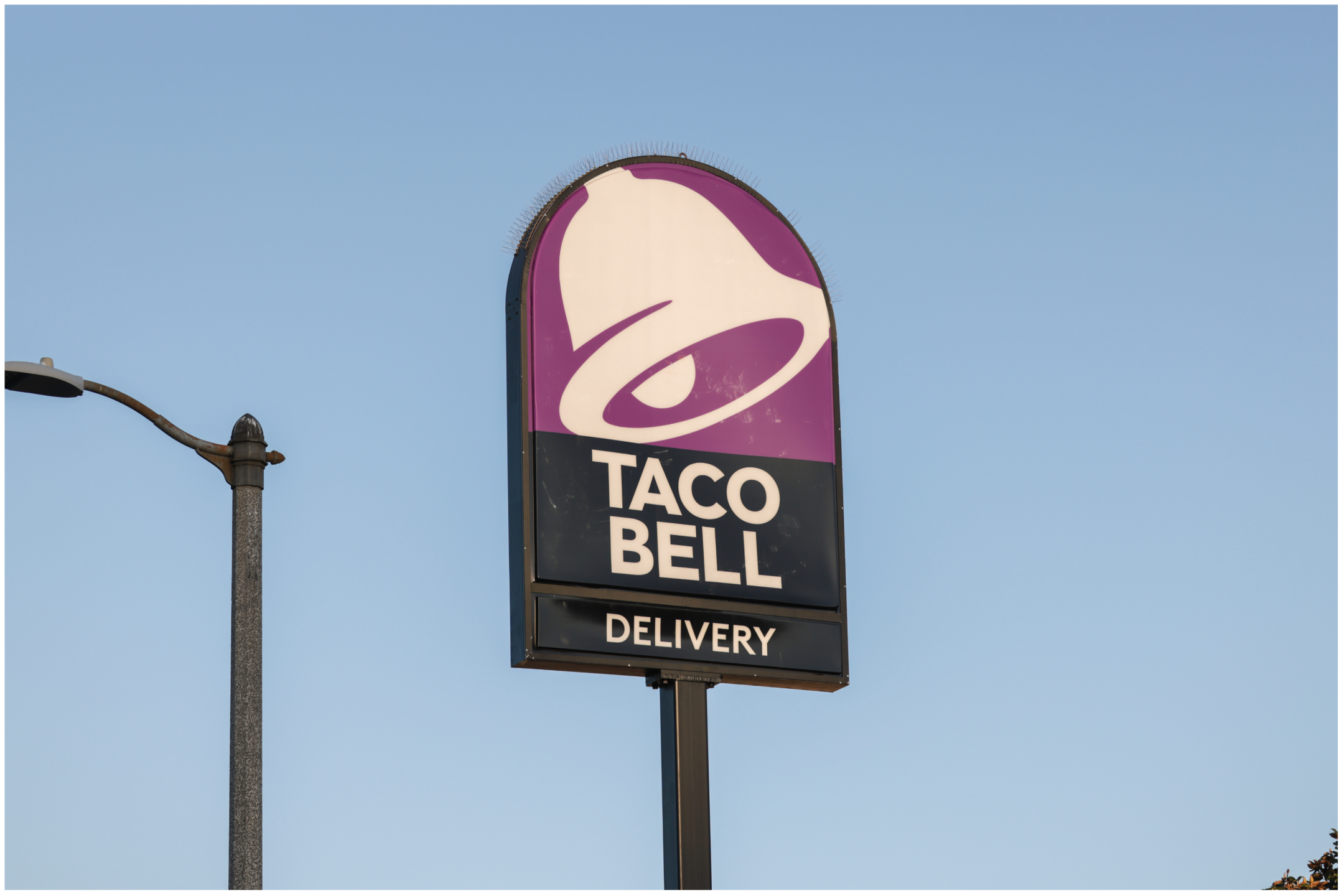 body-found-in-vehicle-at-taco-bell-parking-lot-police