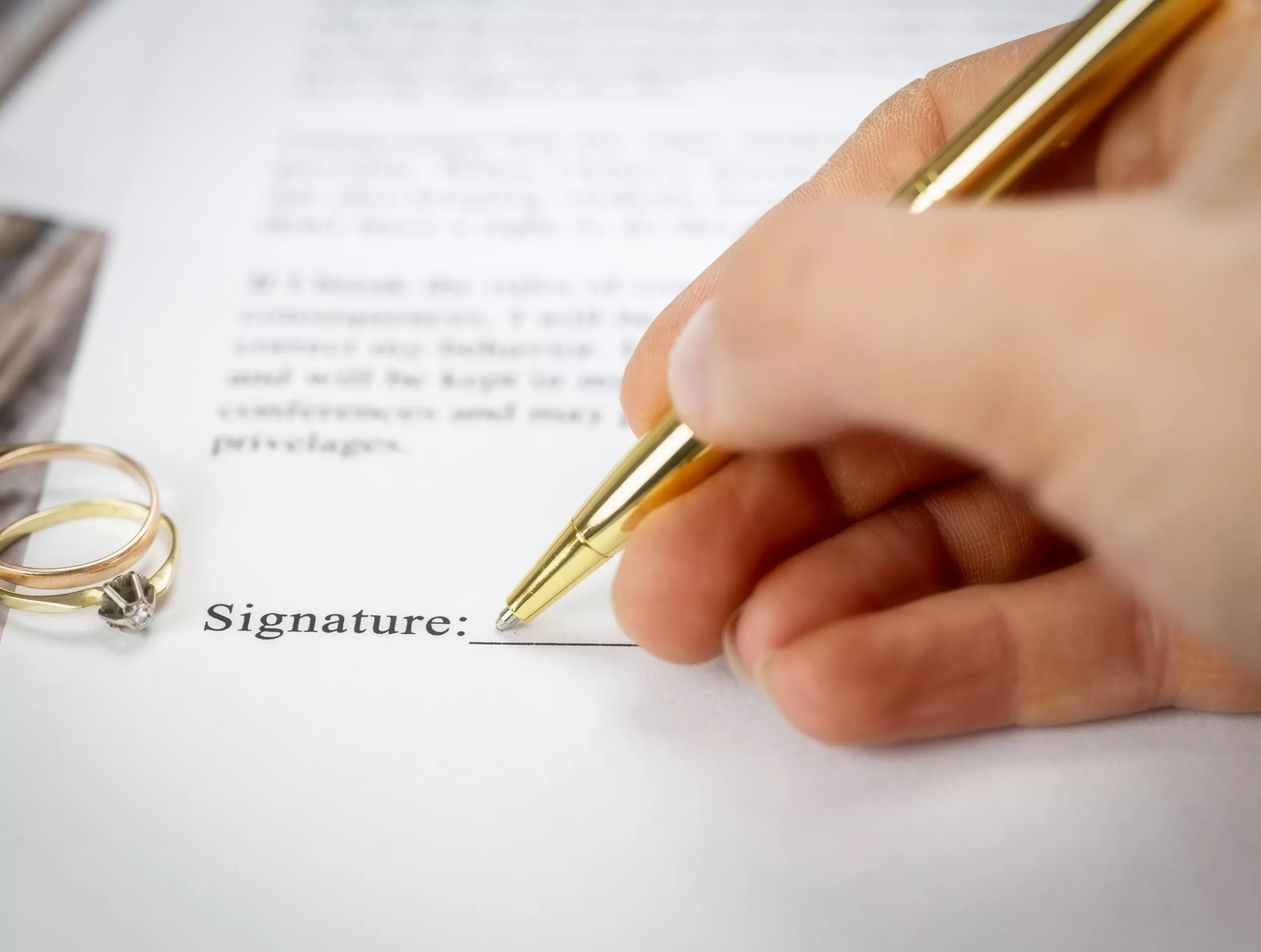 'Furious' Husband Dragged for Demanding Ex Change Surname After Divorce - Vimarsana News