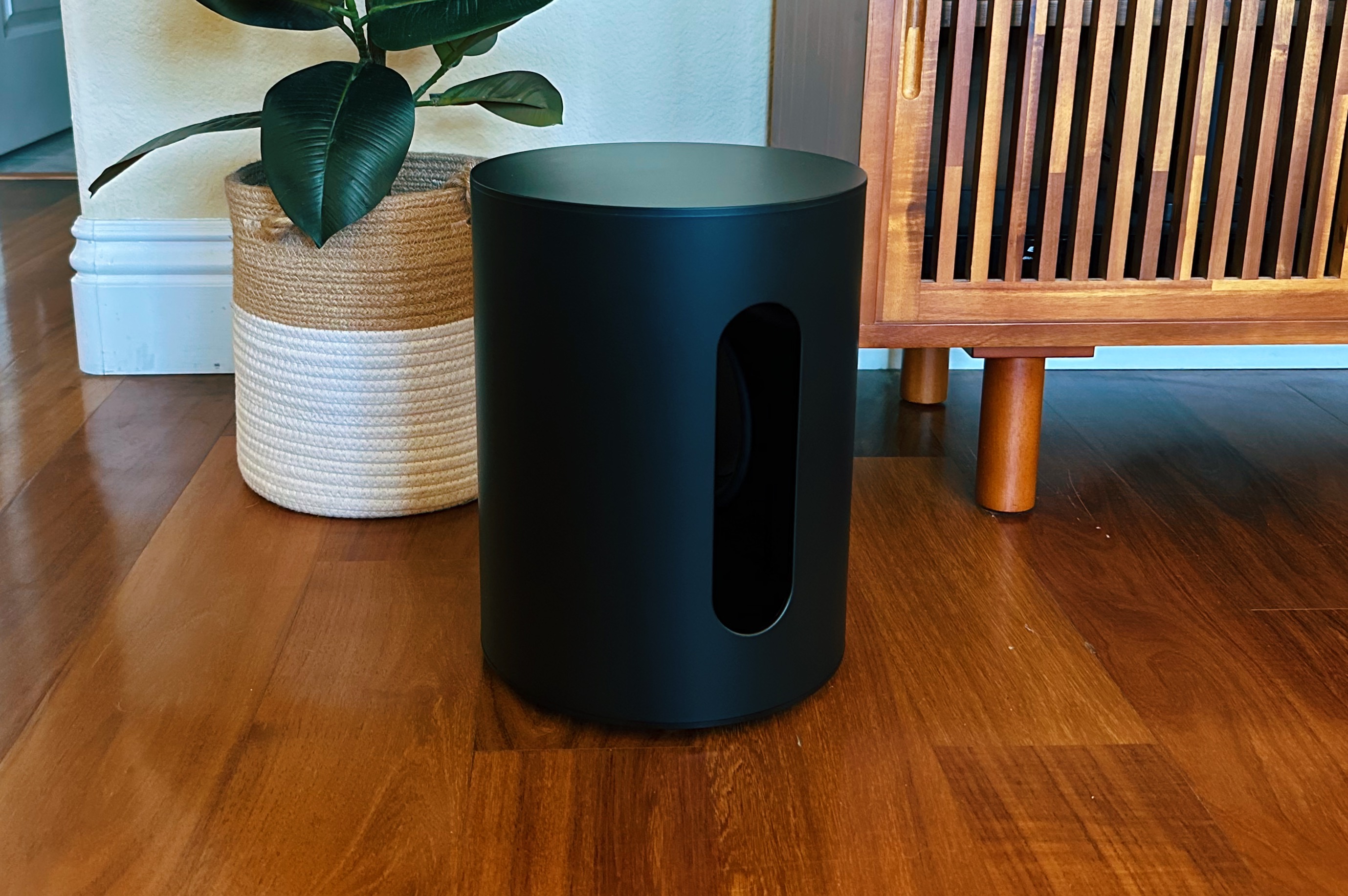 chikane tonehøjde lække Sonos Sub Mini Review: A Cheaper Subwoofer for Its Other Wireless Speakers