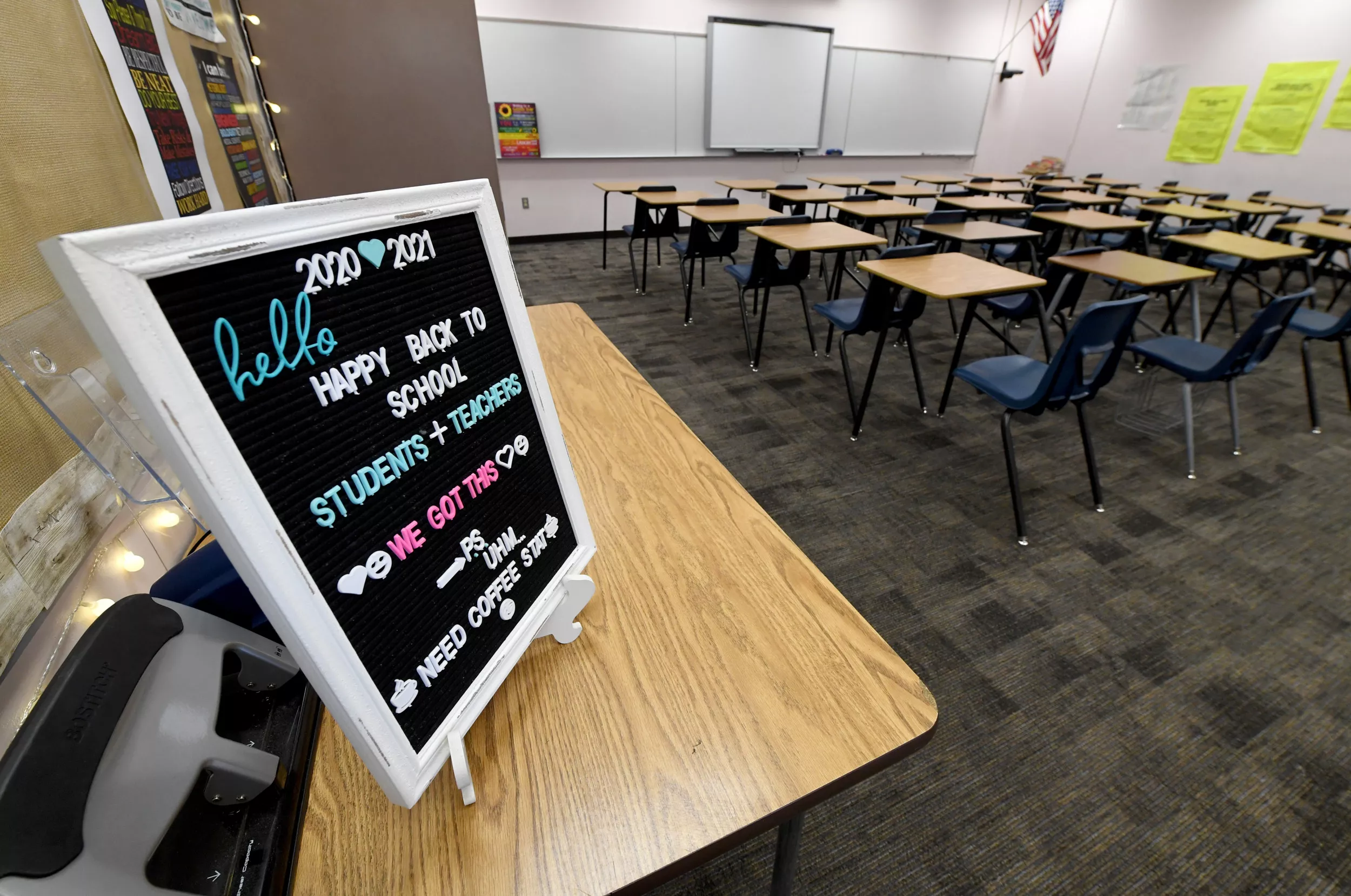 Teacher Caught Yelling at Student Over Pledge of Allegiance in Viral Video - Vimarsana News