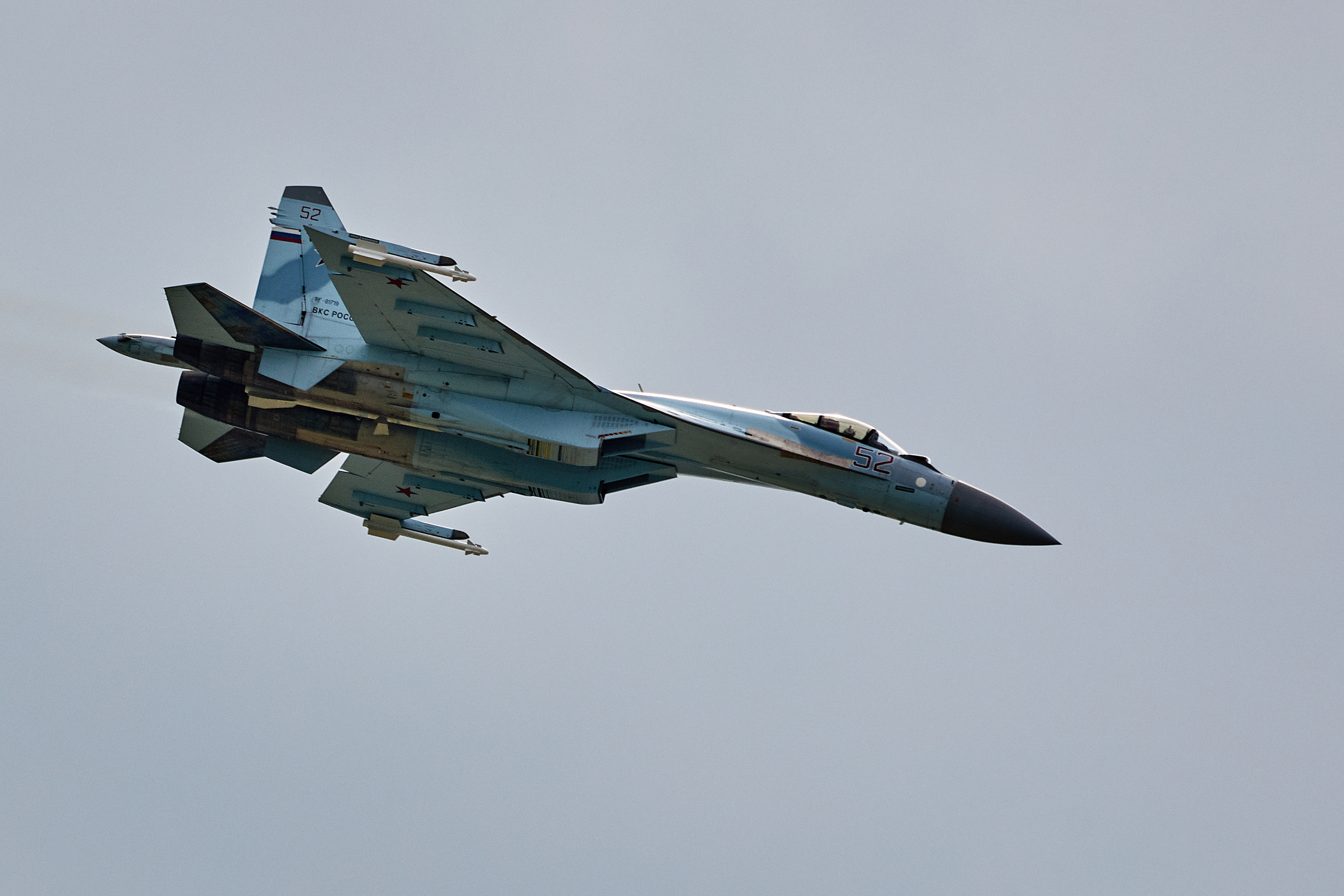Caught On Camera: Russian Fighter Jet Plunges To Ground After Being Shot By  Ukraine