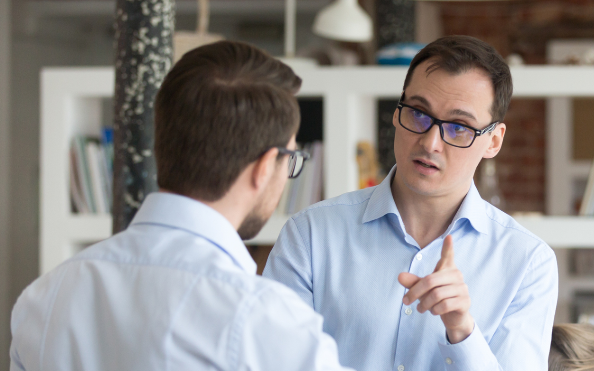Quitting Worker Praised For Calling HR Director s Get An Attorney Bluff