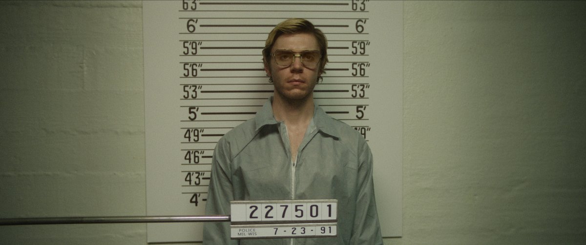 Evan Peters jeffrey Dahmer