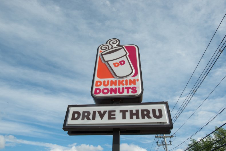 Dunkin' Donuts conduce a través