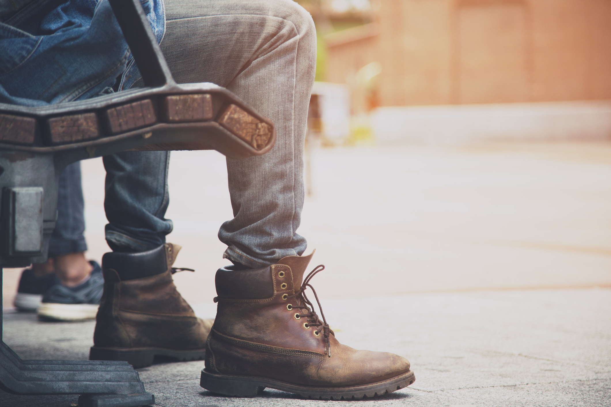 Man Slammed for Refusing Interview When Worker Showed Up in Jeans