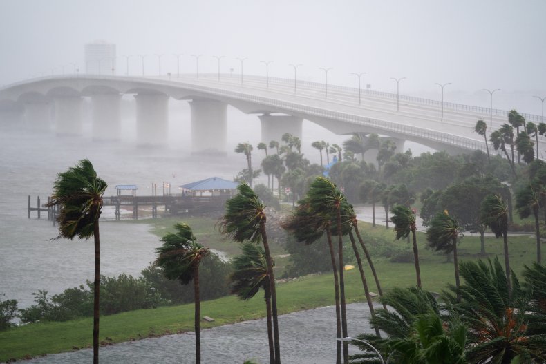L'uragano Ian si abbatte sulla Florida occidentale
