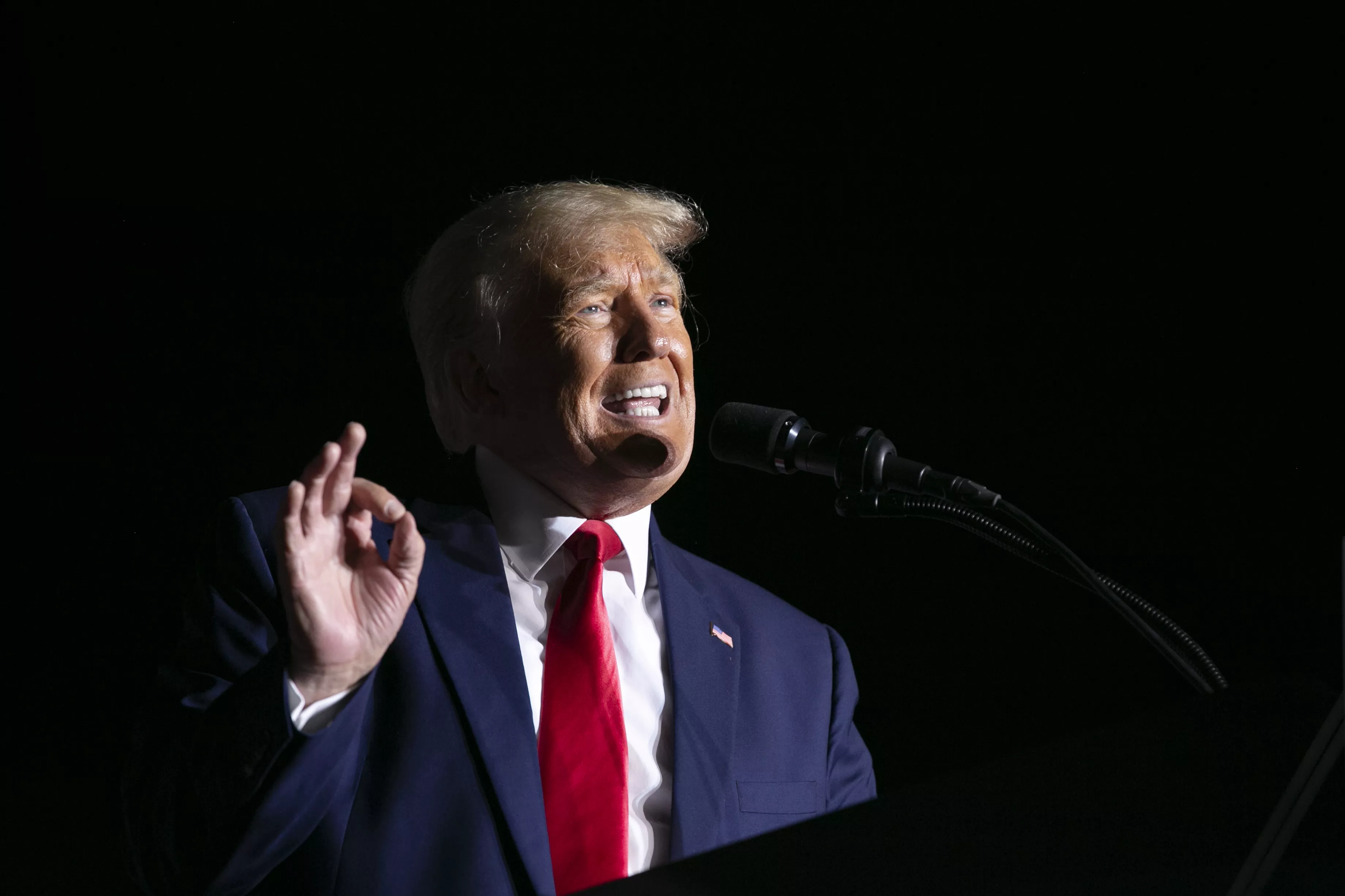 Trump Says Publishers Won't Let People Write a 'Good' Book About Him - Vimarsana News
