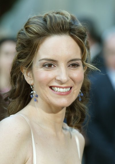 tina fey poses on the red carpet tina fey poses on the red carpet