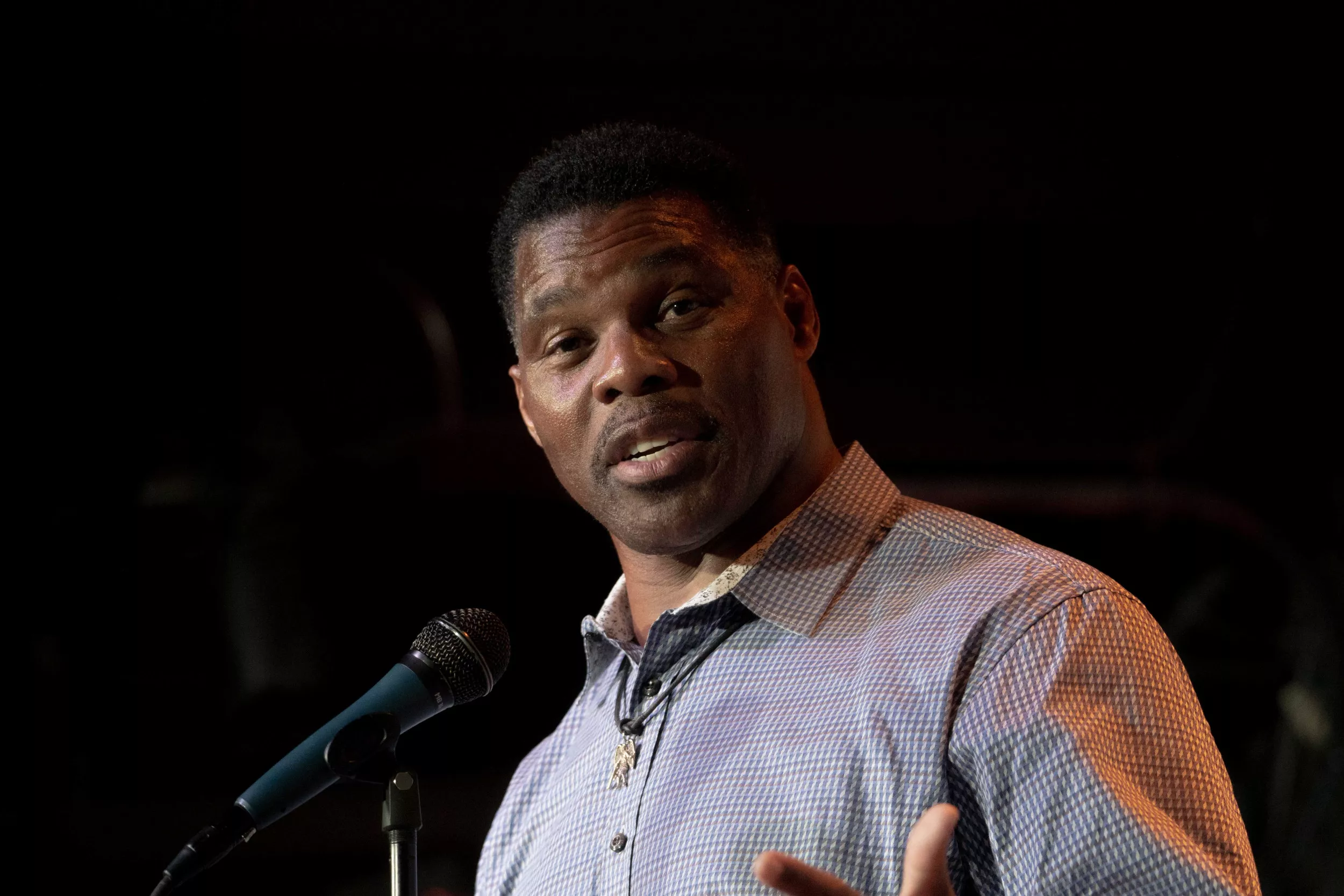 Herschel Walker Doesn't Deny $700 Check: 'I Send Money to a Lot of People' - Vimarsana News