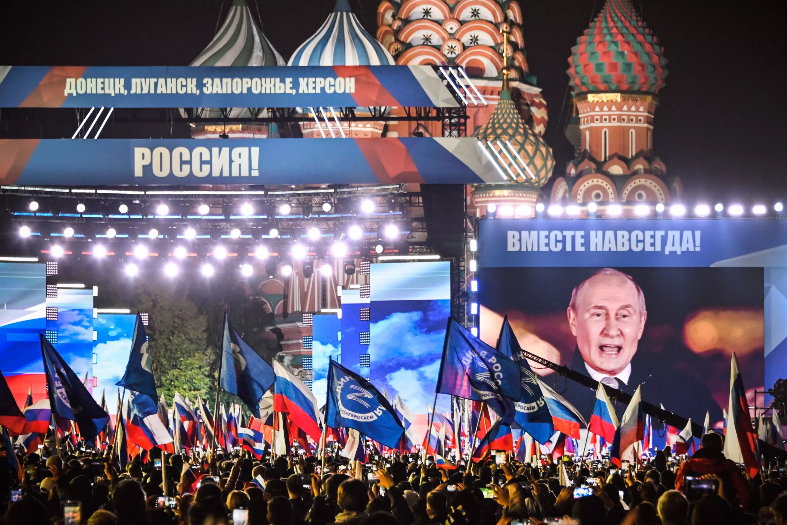 Fake Cheers Added to Putin Annexation Speech as 'Supporters' Bussed In - Vimarsana News