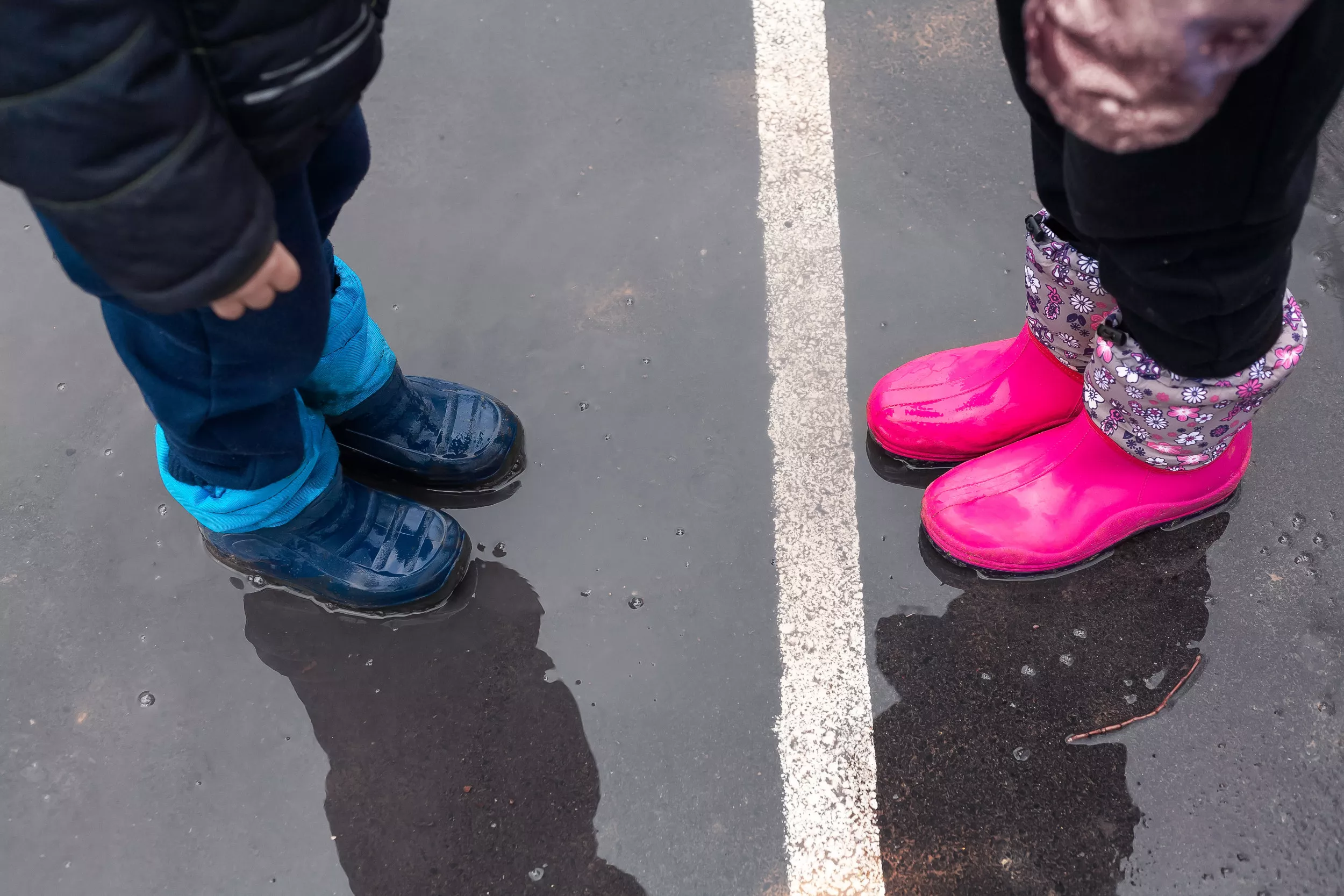 Mom Angry at Mother-in-Law Dressing Her Son, 2, in 'Girly' Clothes Dragged - Vimarsana News