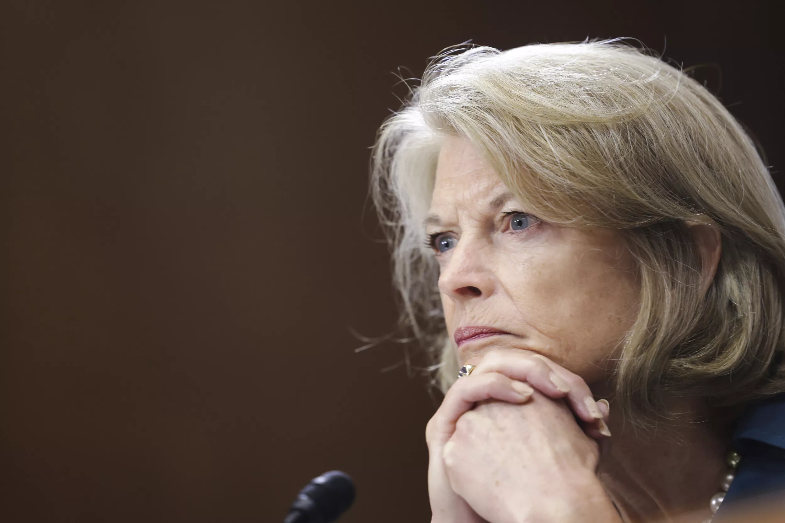 Lisa Murkowski's Chances of Beating Kelly Tshibaka 35 Days to Election Day - Vimarsana News