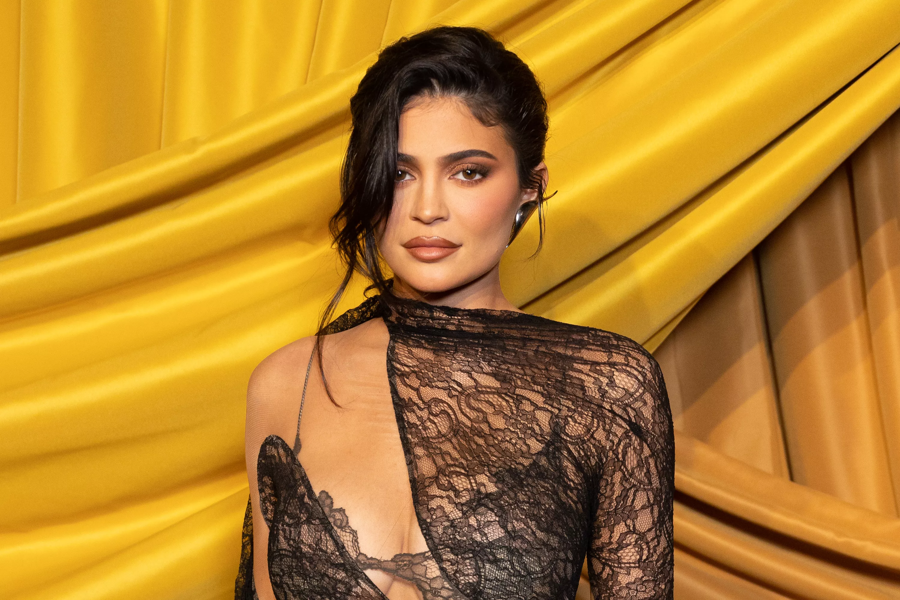 Kylie Jenner Baby Name Mystery 'Cracked' in Viral Trademark Theory - Vimarsana News