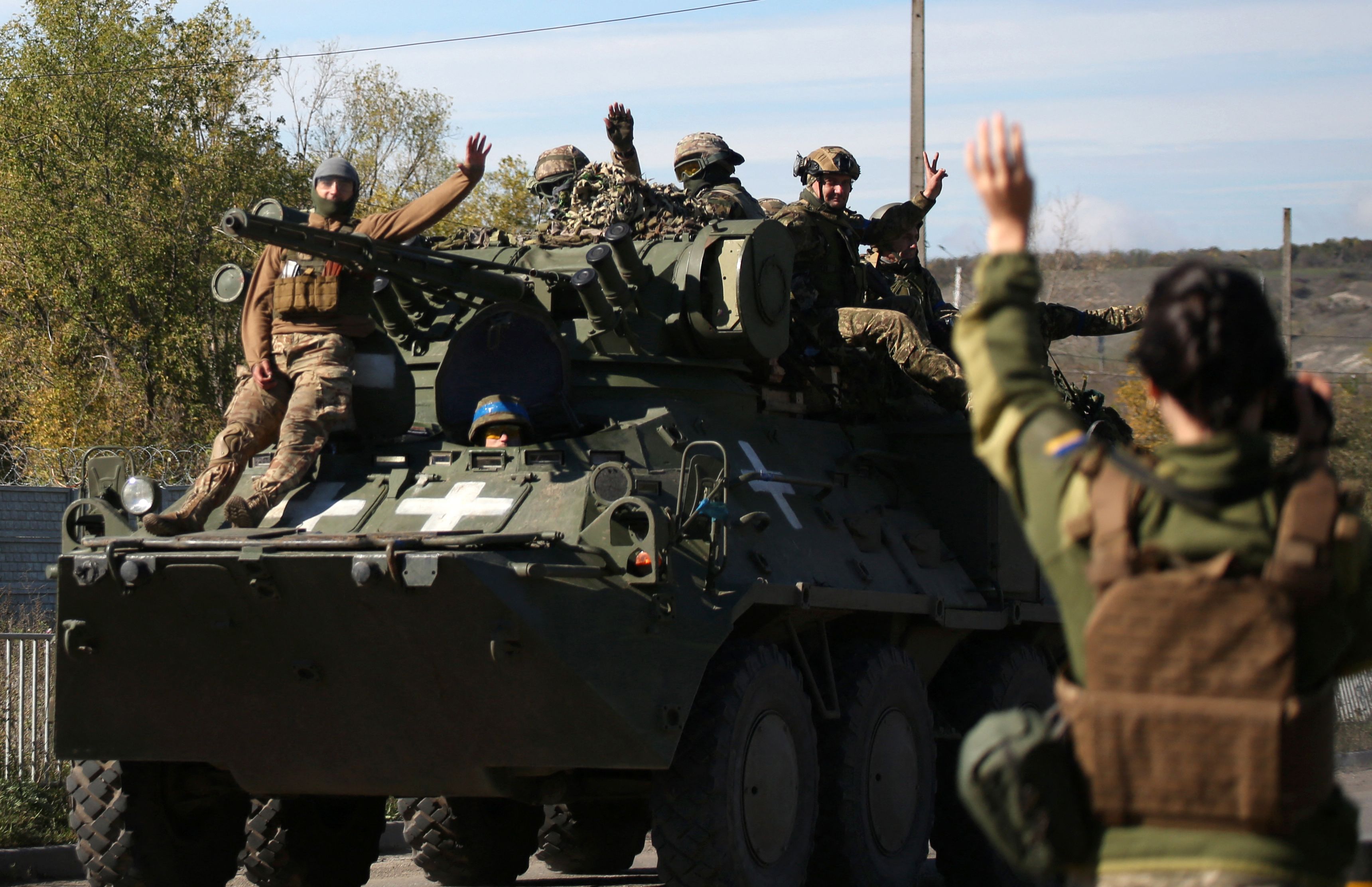 Russian Troops Caught Between Retreat Over Dnieper or Risk Being Cut Off