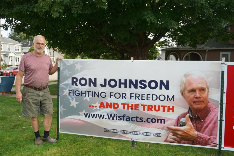 Rural Wisconsinite Supports Ron Johnson with Sign