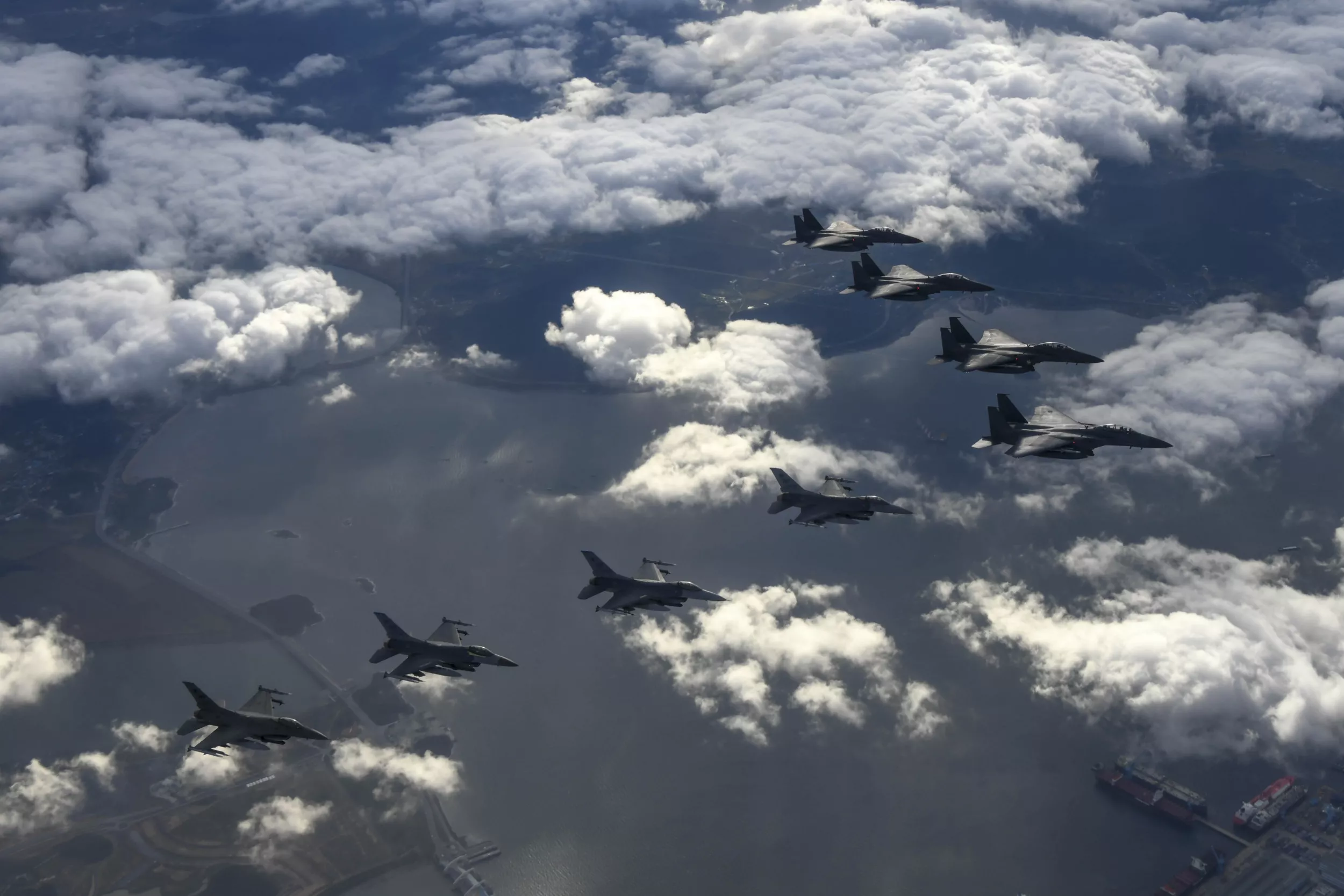 South Korea's 'Slam Eagle' Fighter Jet Compared to North Korea's Warplanes - Vimarsana News