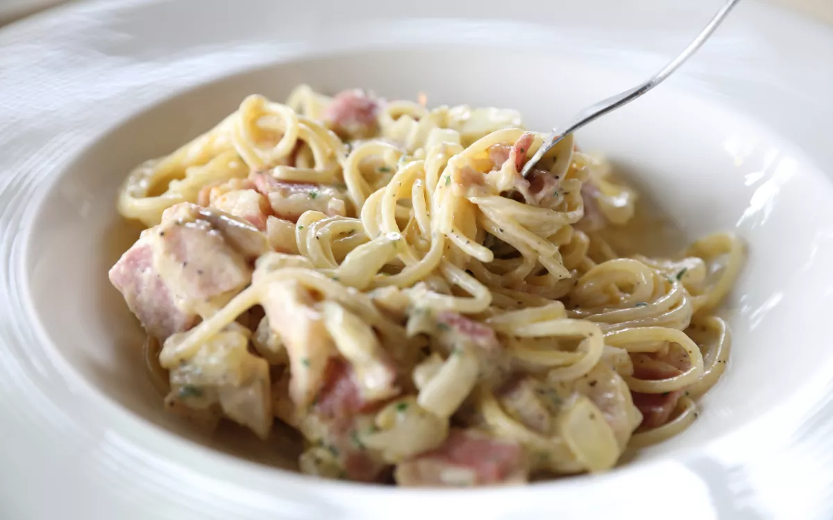 Italian Chef Reacts With Horror to Hawaiian Spaghetti Recipe: 'Mamma Mia' - Vimarsana News