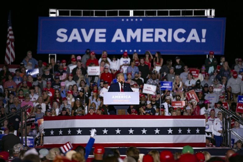Trump rallies in Arizona, Nevada amid investigations