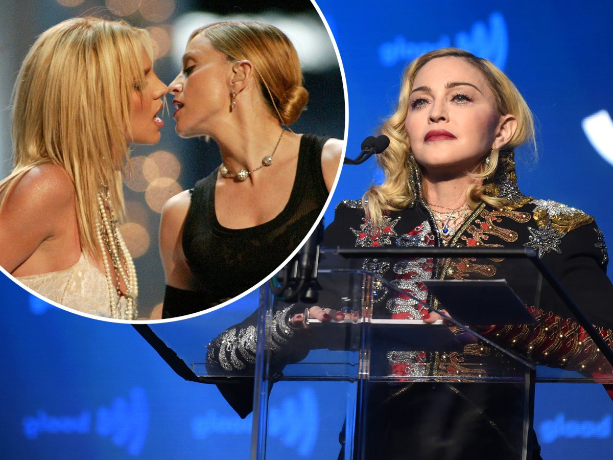 Madonna and Britney Spears kisssing