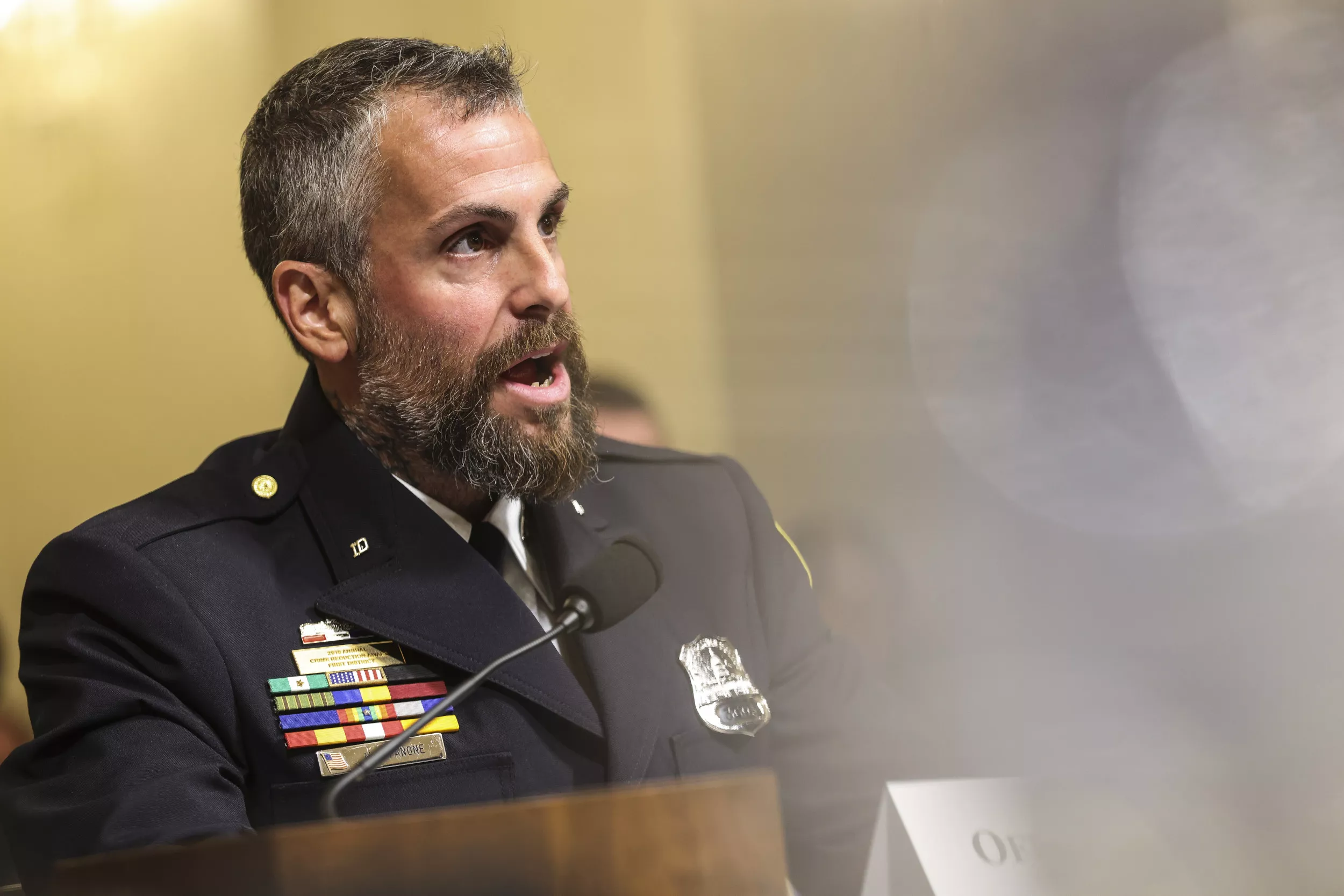 Ex-Jan. 6 Officer Roasts Far-Right Theories About Him: 'People Believe It!' - Vimarsana News