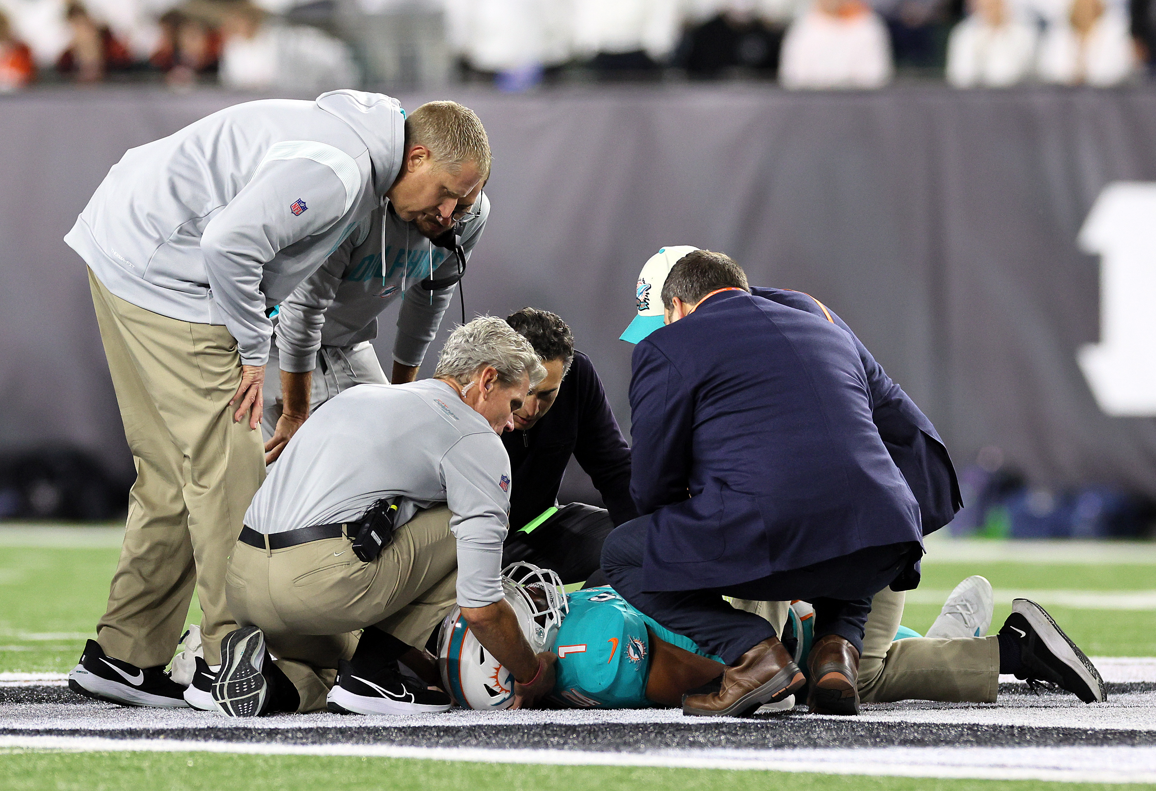 Dolphins' Bridgewater still in concussion protocol