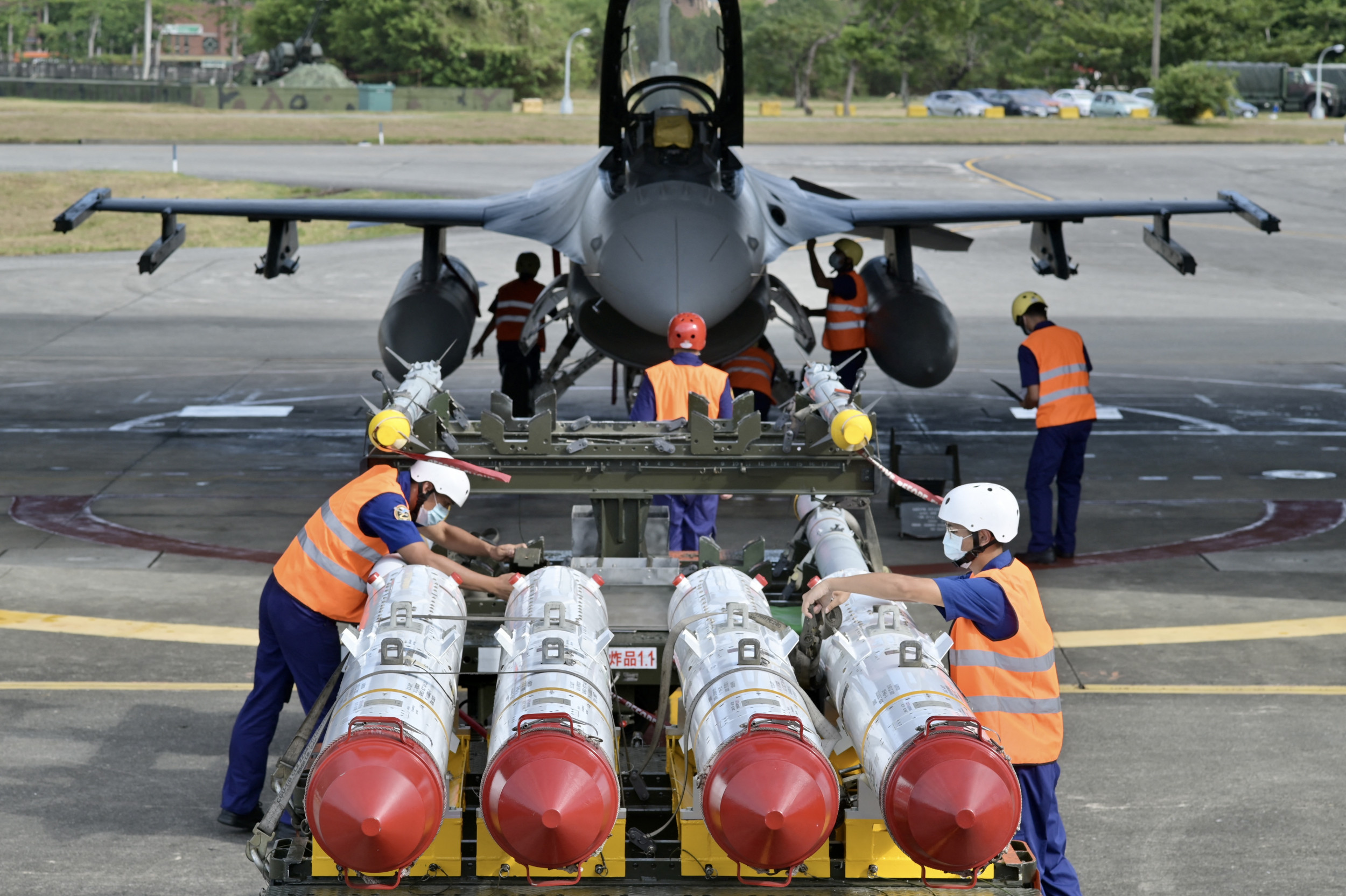 House Republicans and Democrats Visit Taiwan to Discuss Security, Trade