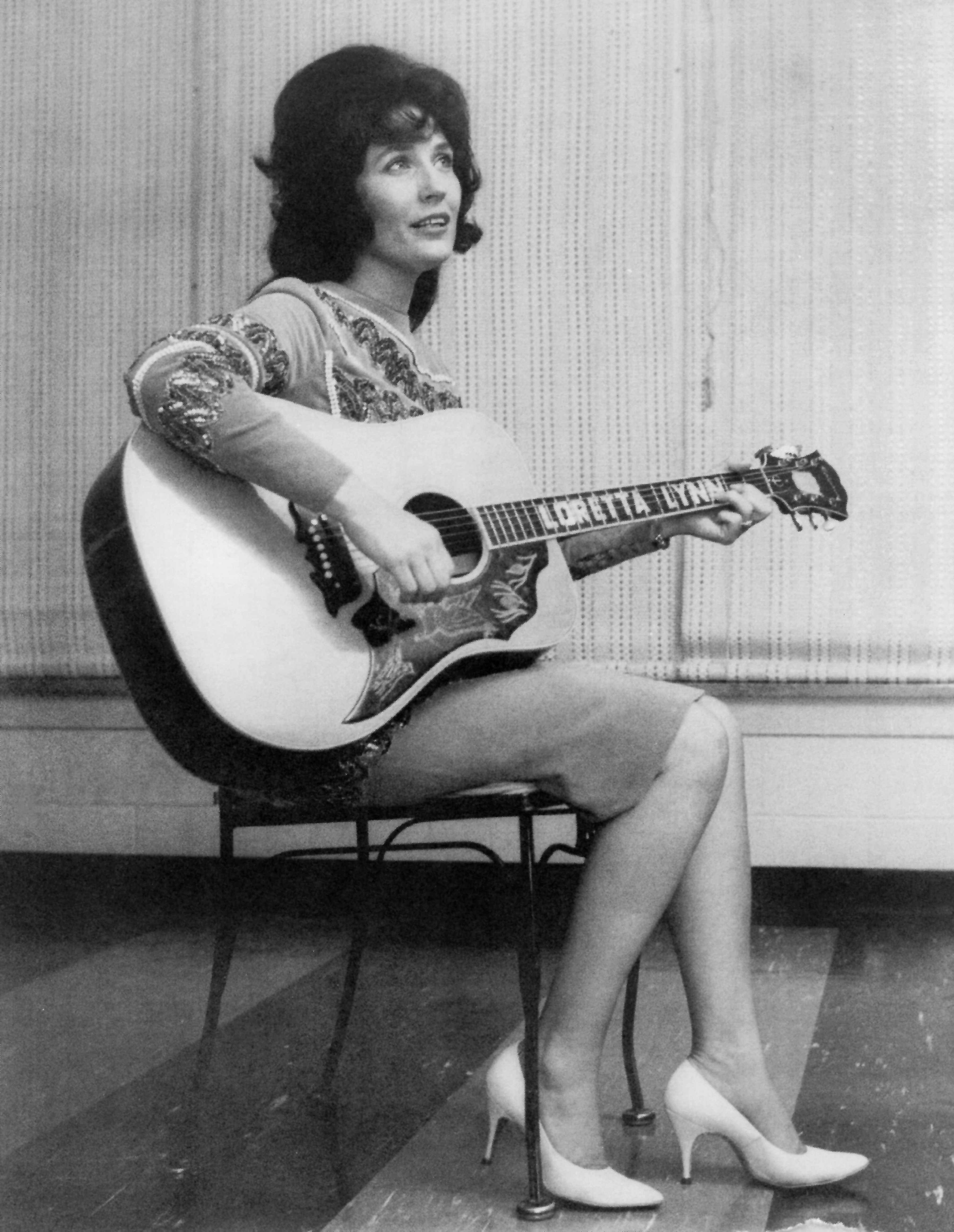 From Rural Kentucky To Country Royalty Remembering Loretta Lynn