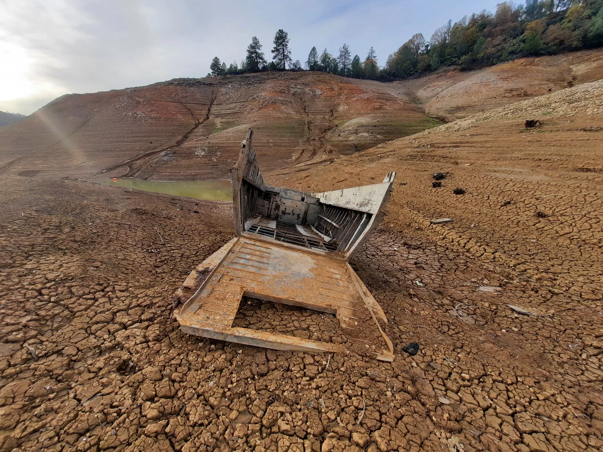 California Megadrought Reveals Long-Lost WWII Ghost Ship on Dried Lake Bed - Vimarsana News