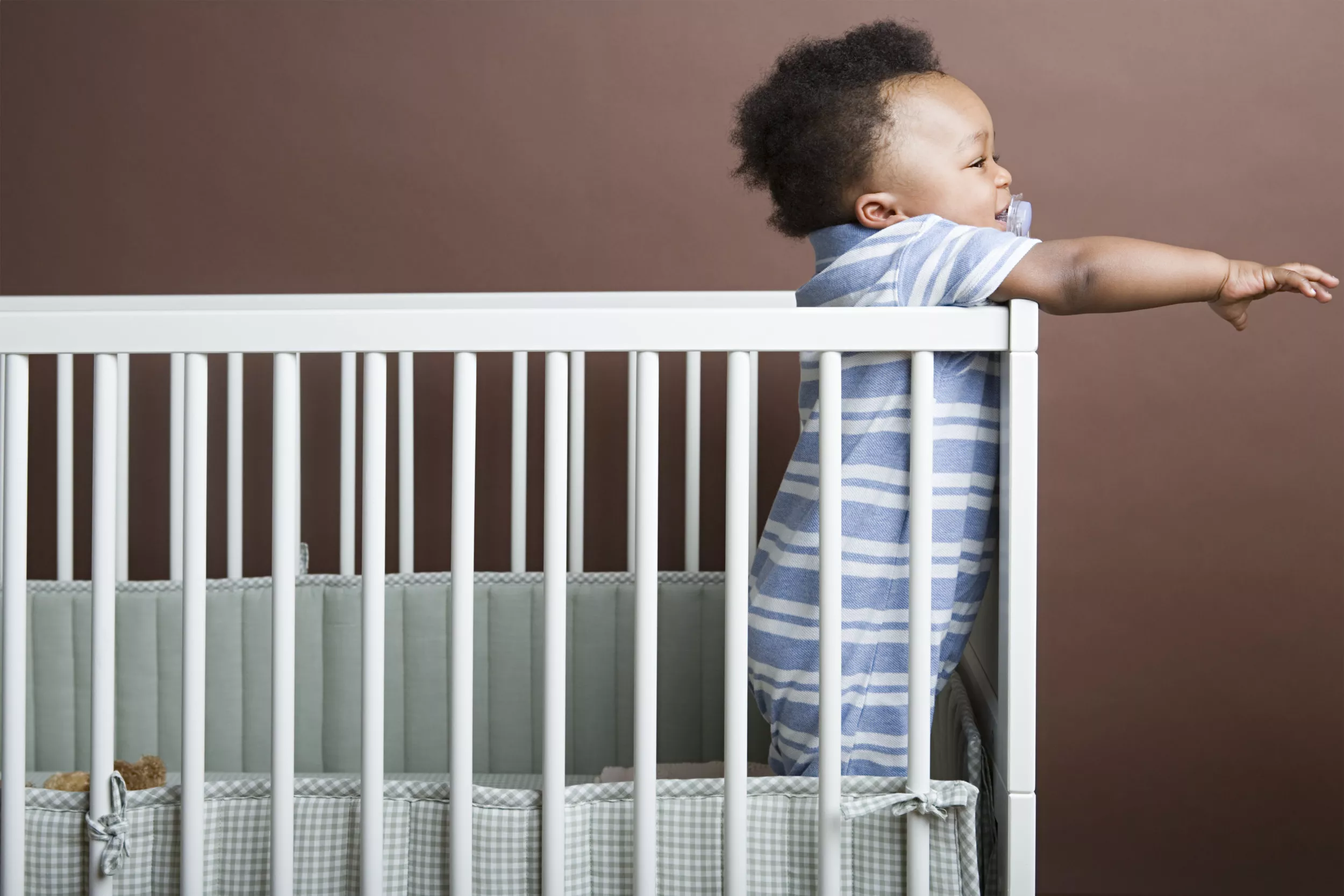 Is It OK to Refuse to Buy Gifts for Grandchild? Parent Sparks Debate Online - Vimarsana News