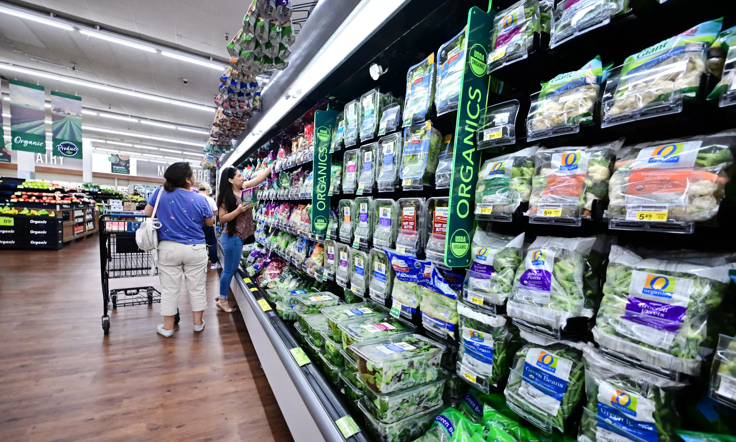 Inflation Sticks, Gives Democrats Midterms Headache - Vimarsana News