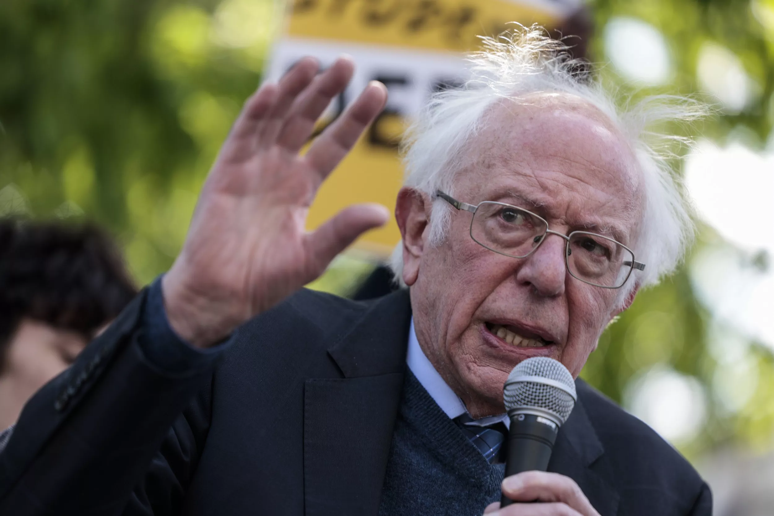 Bernie Sanders Declines to Comment on Fetterman Health, Takes Aim at Dr. Oz - Vimarsana News