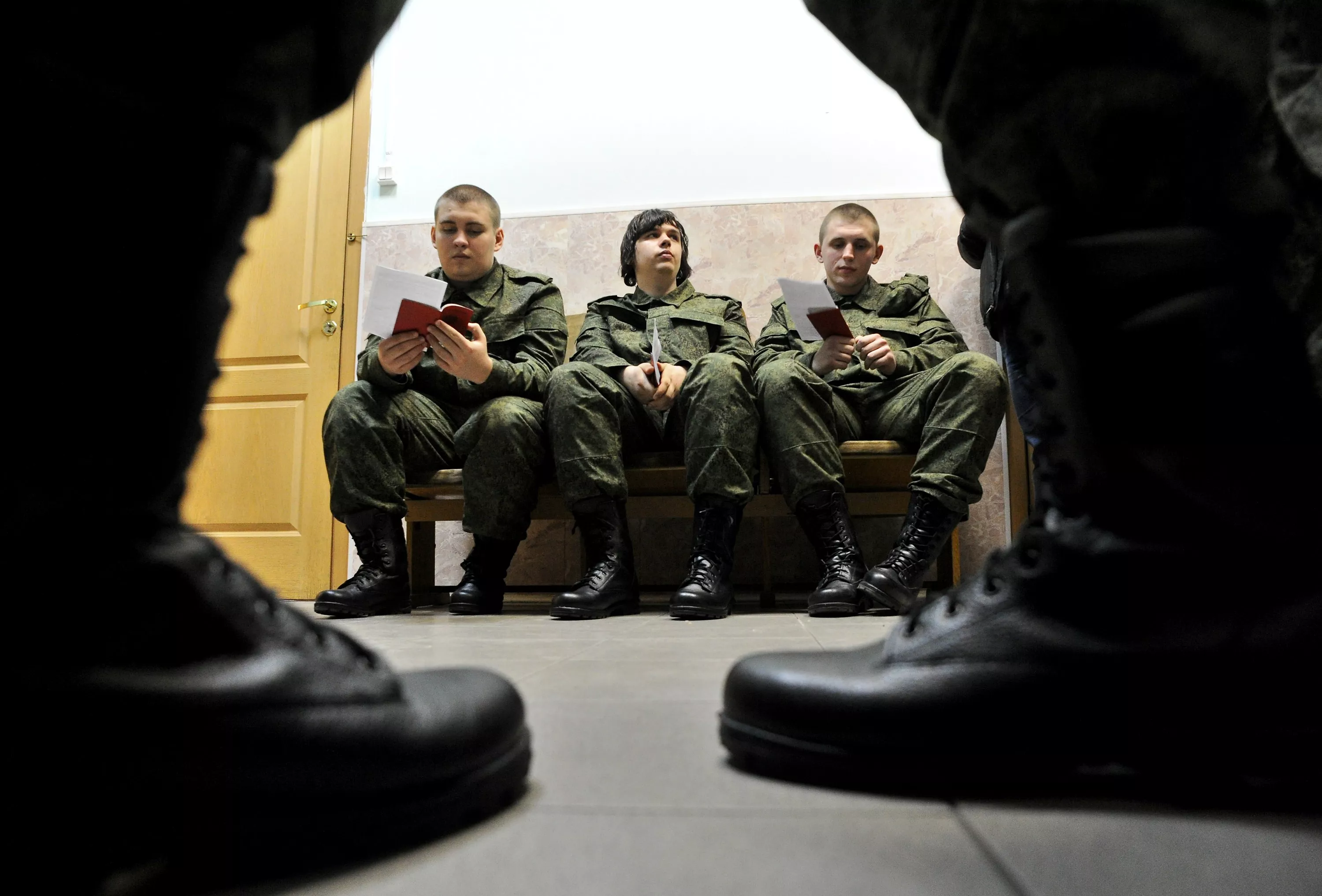 Russian Guard Deployed Over 'Increased Attacks' on Enlistment Offices - Vimarsana News