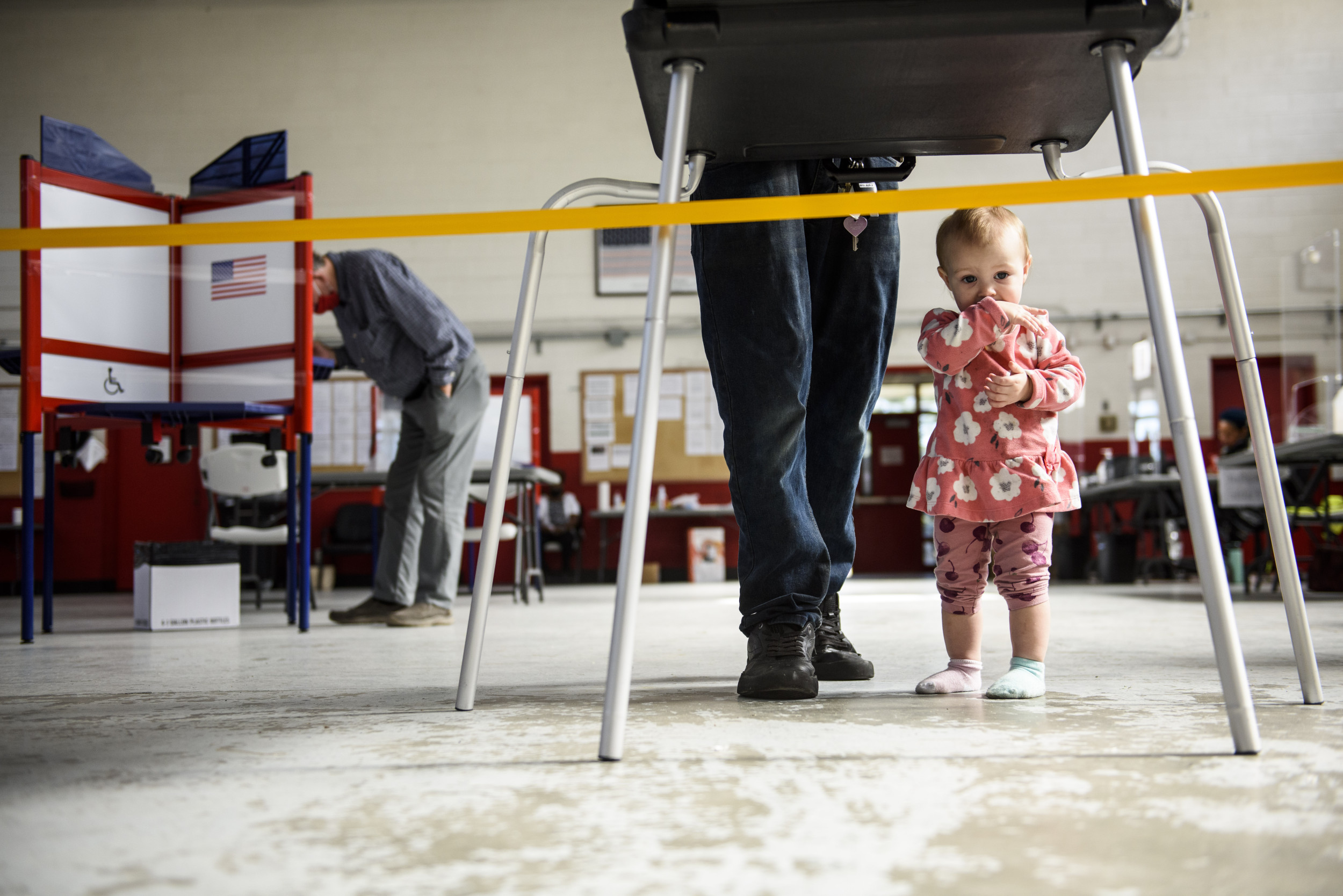 Parent Voters More Likely to Back Democrats on Economy: Poll