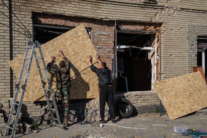 Boarding up Buildings in Ukraine