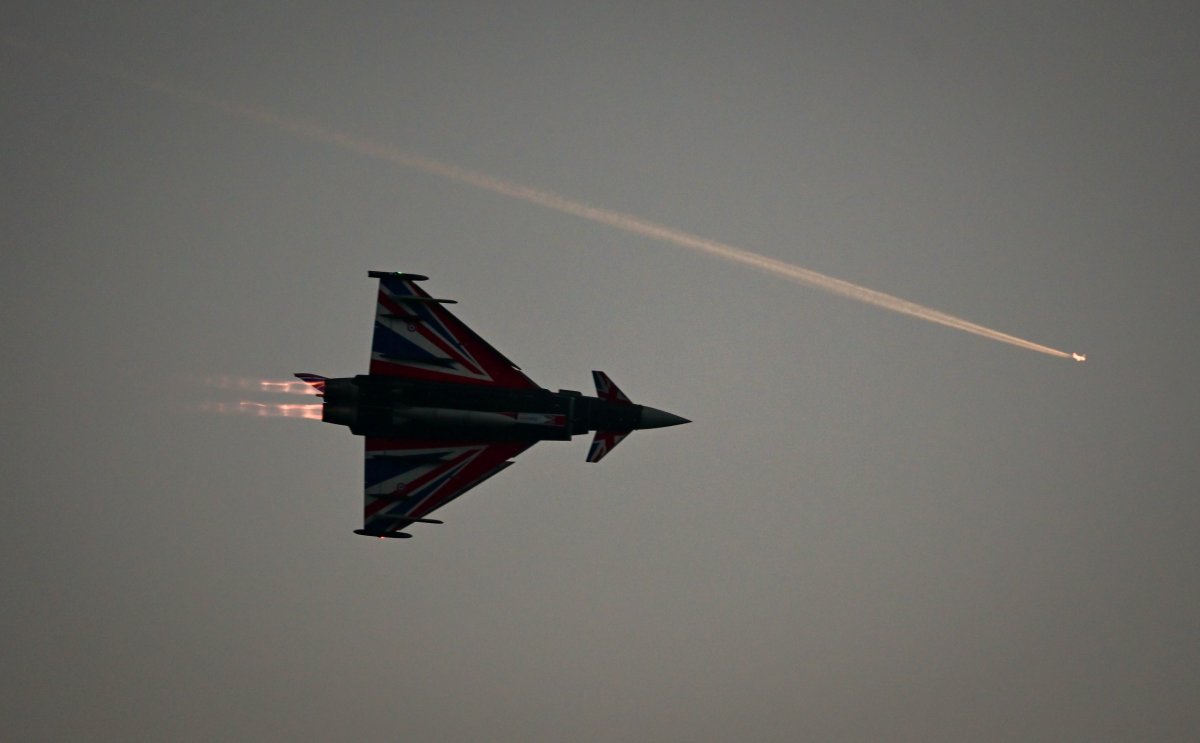U.K. To Deter China's Ex-RAF Pilots Recruitment