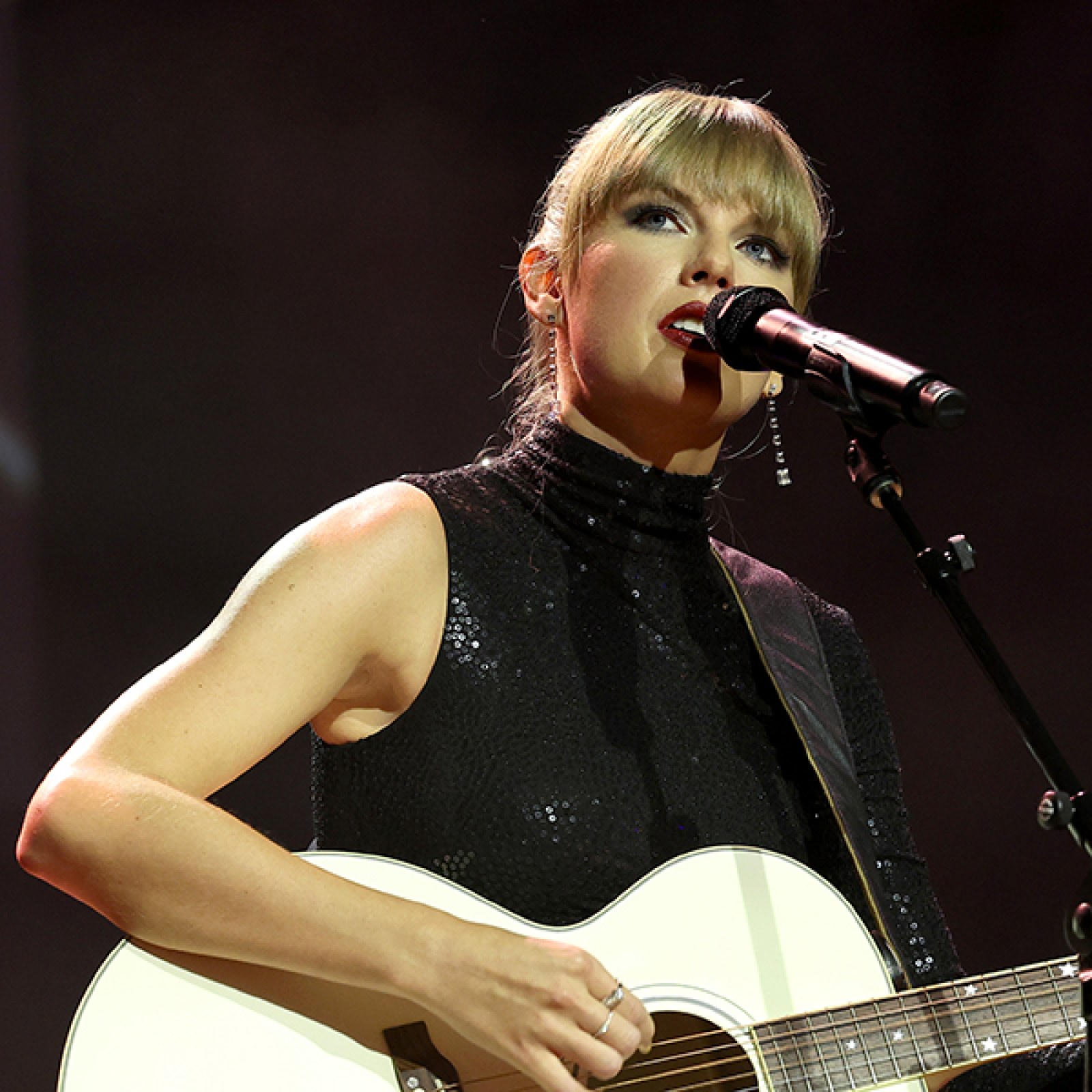 Taylor Swift is releasing four exclusive 'Midnights' vinyls: Here's where  to get them 